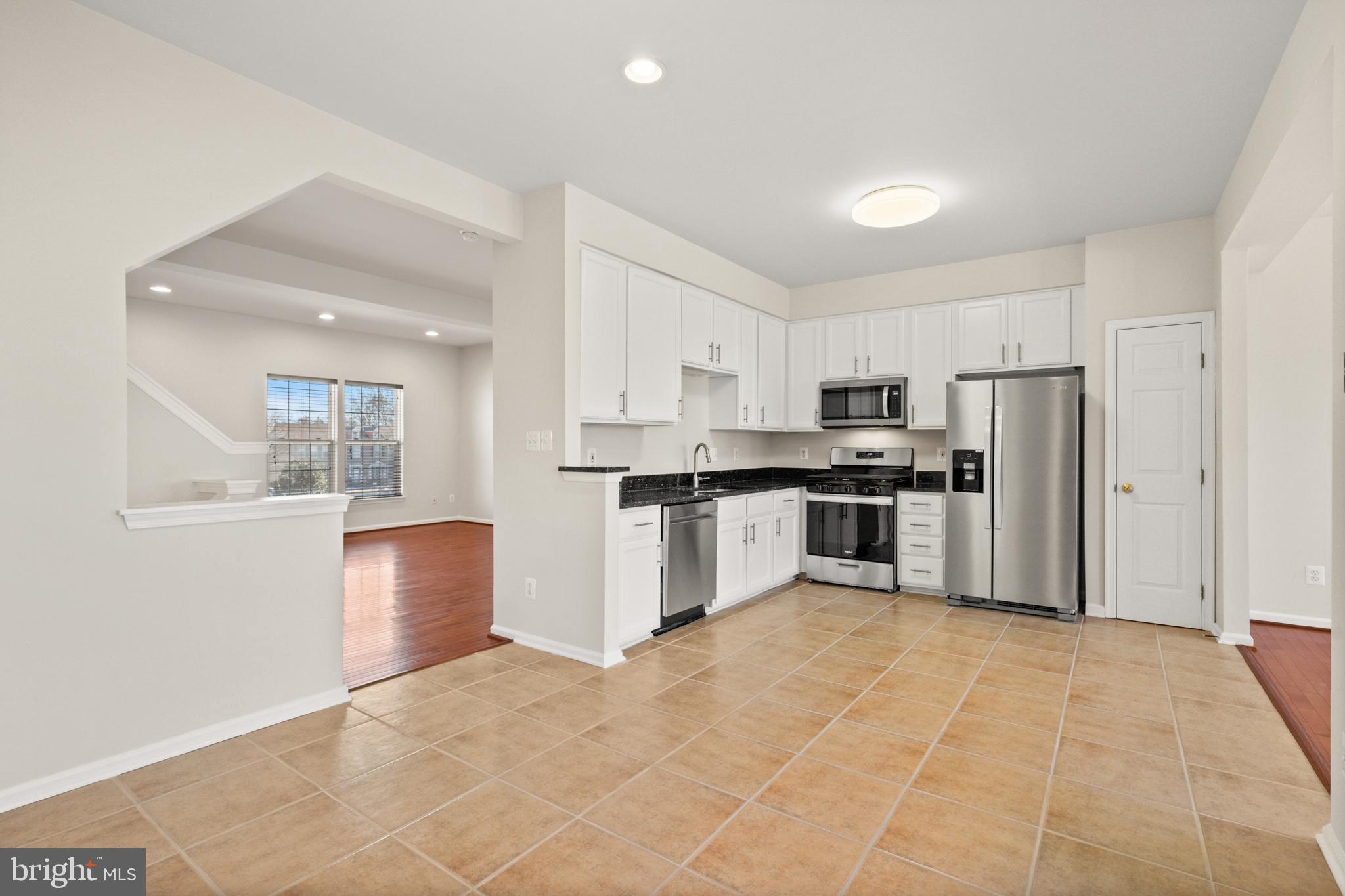 COMPTON VILLAGE - Residential