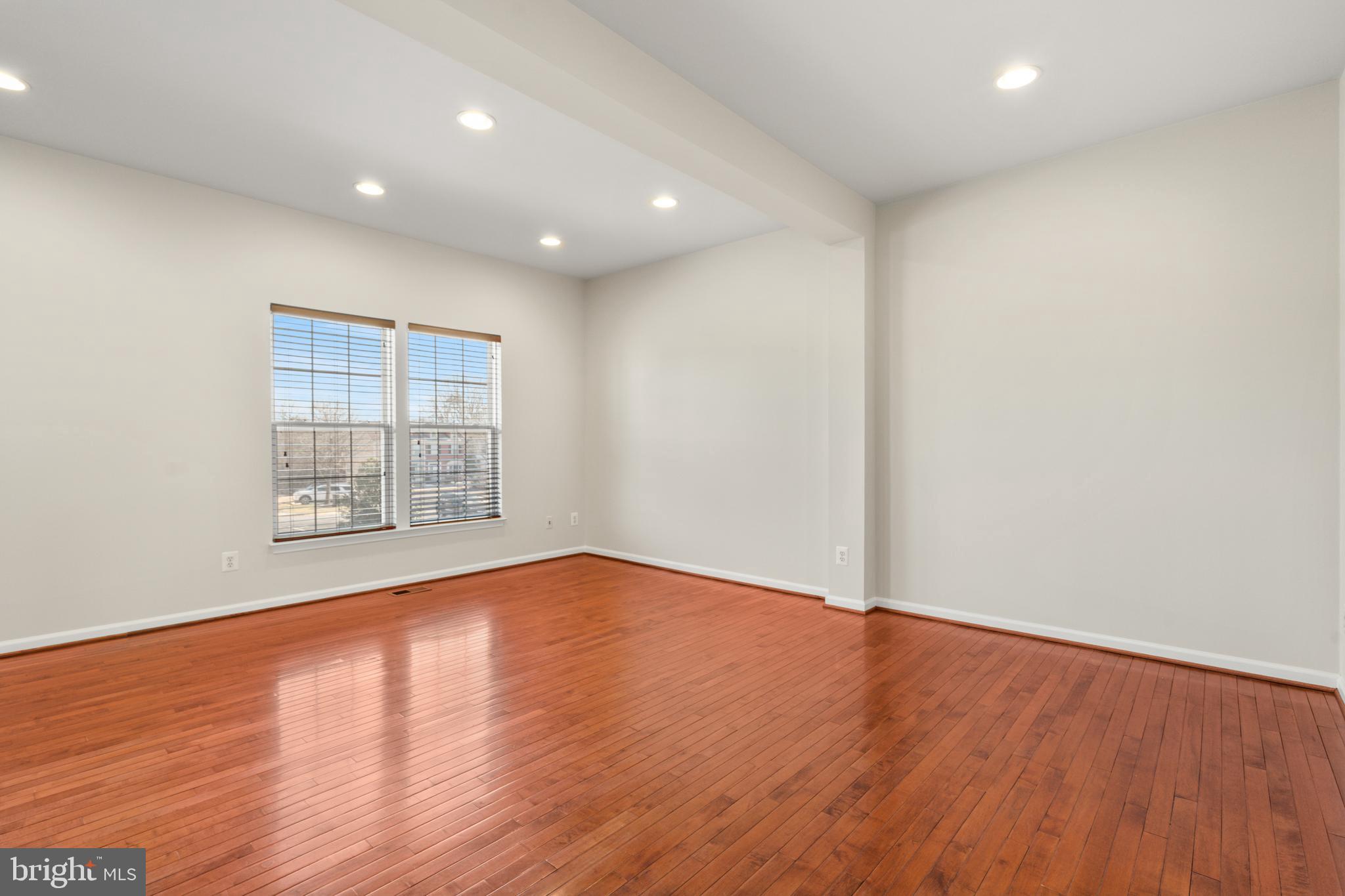 COMPTON VILLAGE - Residential