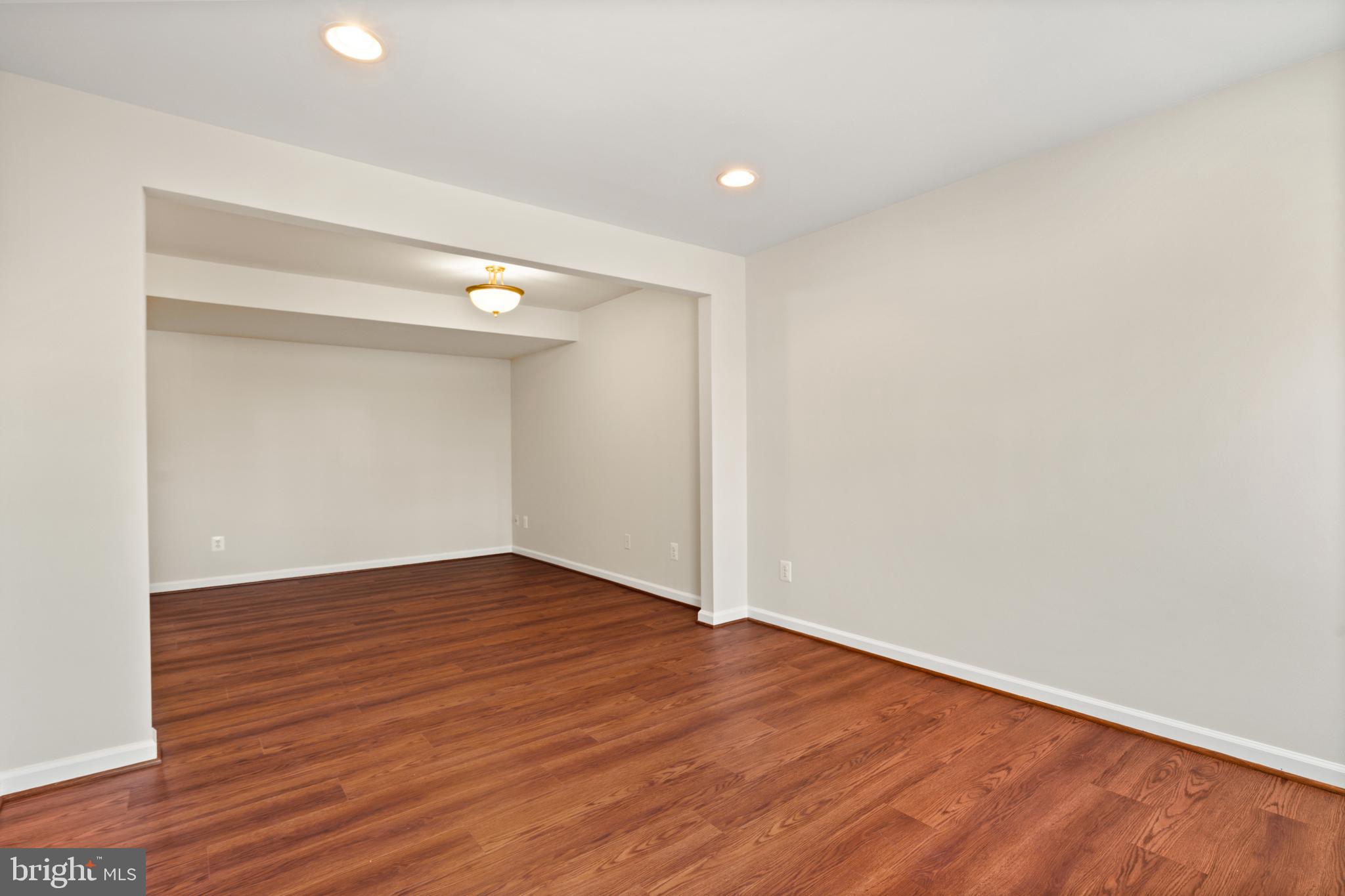 COMPTON VILLAGE - Residential