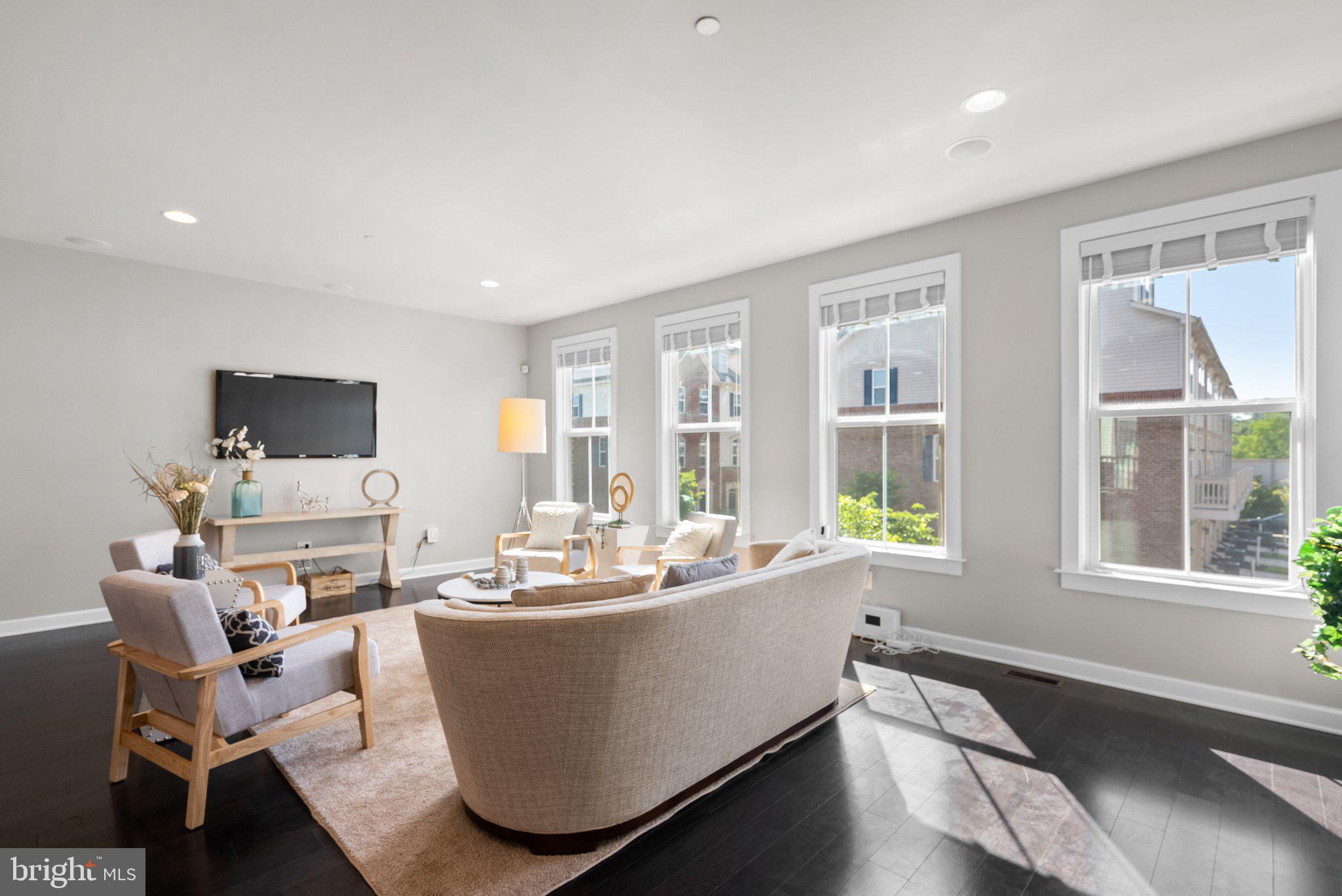 GREENBELT STATION - Residential