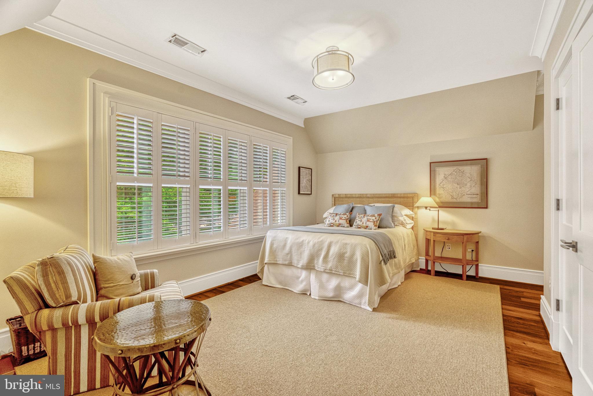 LANGLEY FOREST - Residential