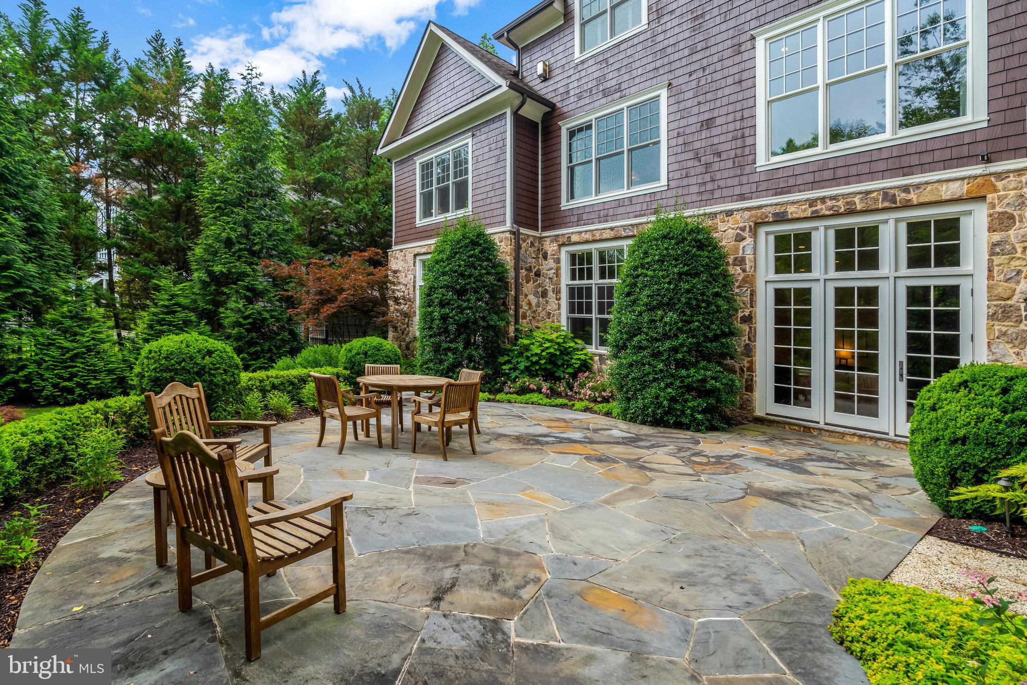 LANGLEY FOREST - Residential