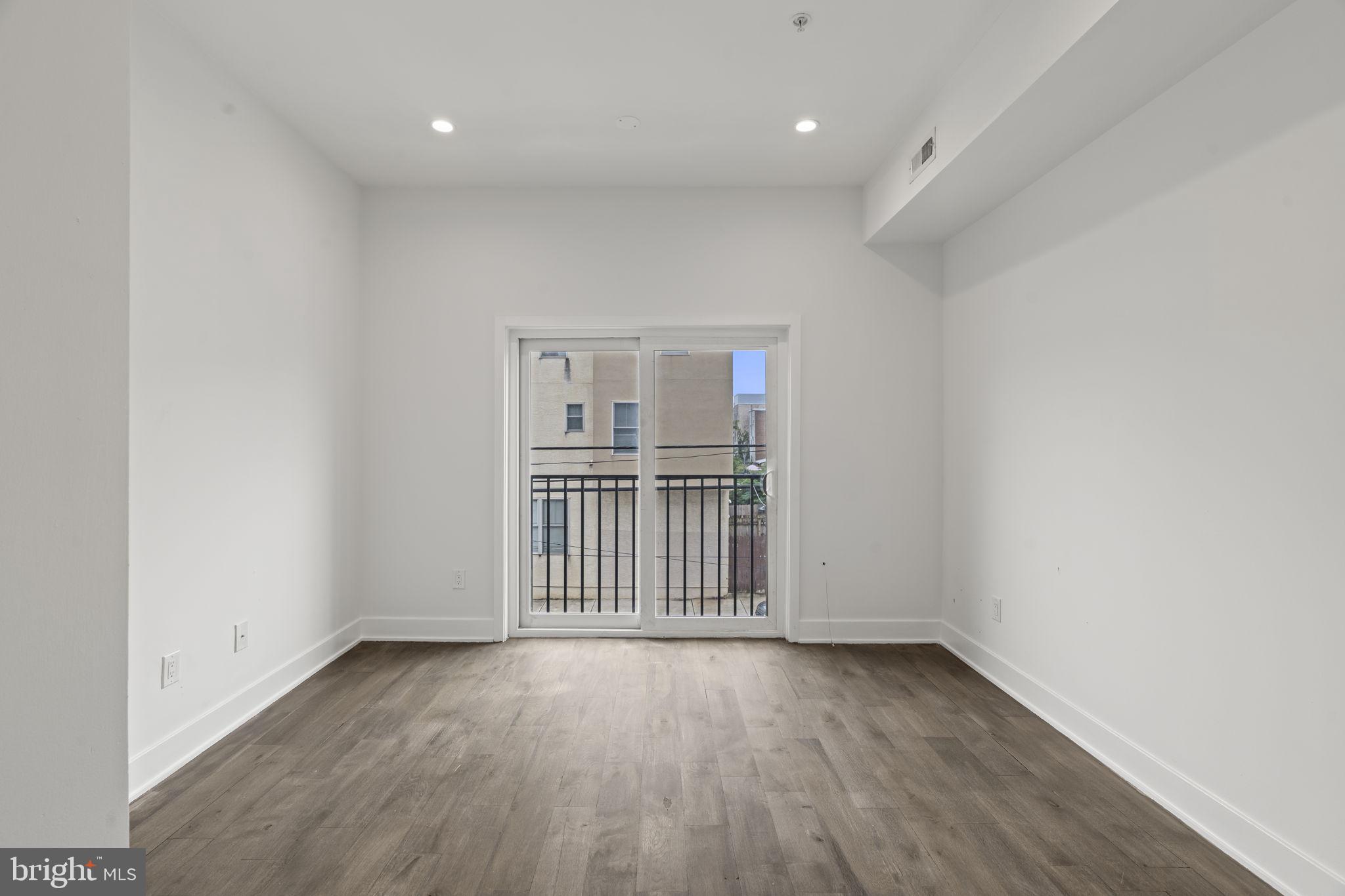 POINT BREEZE - Residential