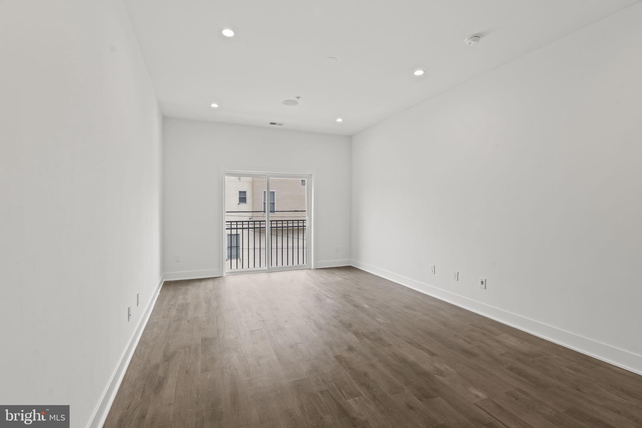 POINT BREEZE - Residential