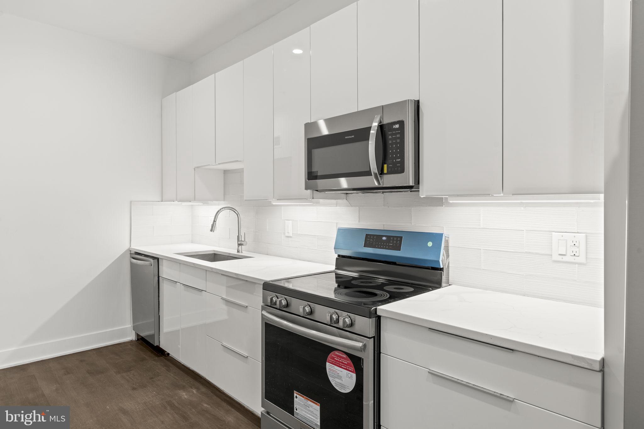 POINT BREEZE - Residential