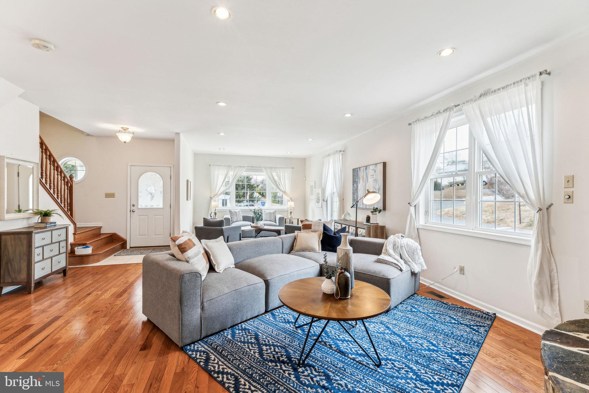 GARDEN CITY - Residential