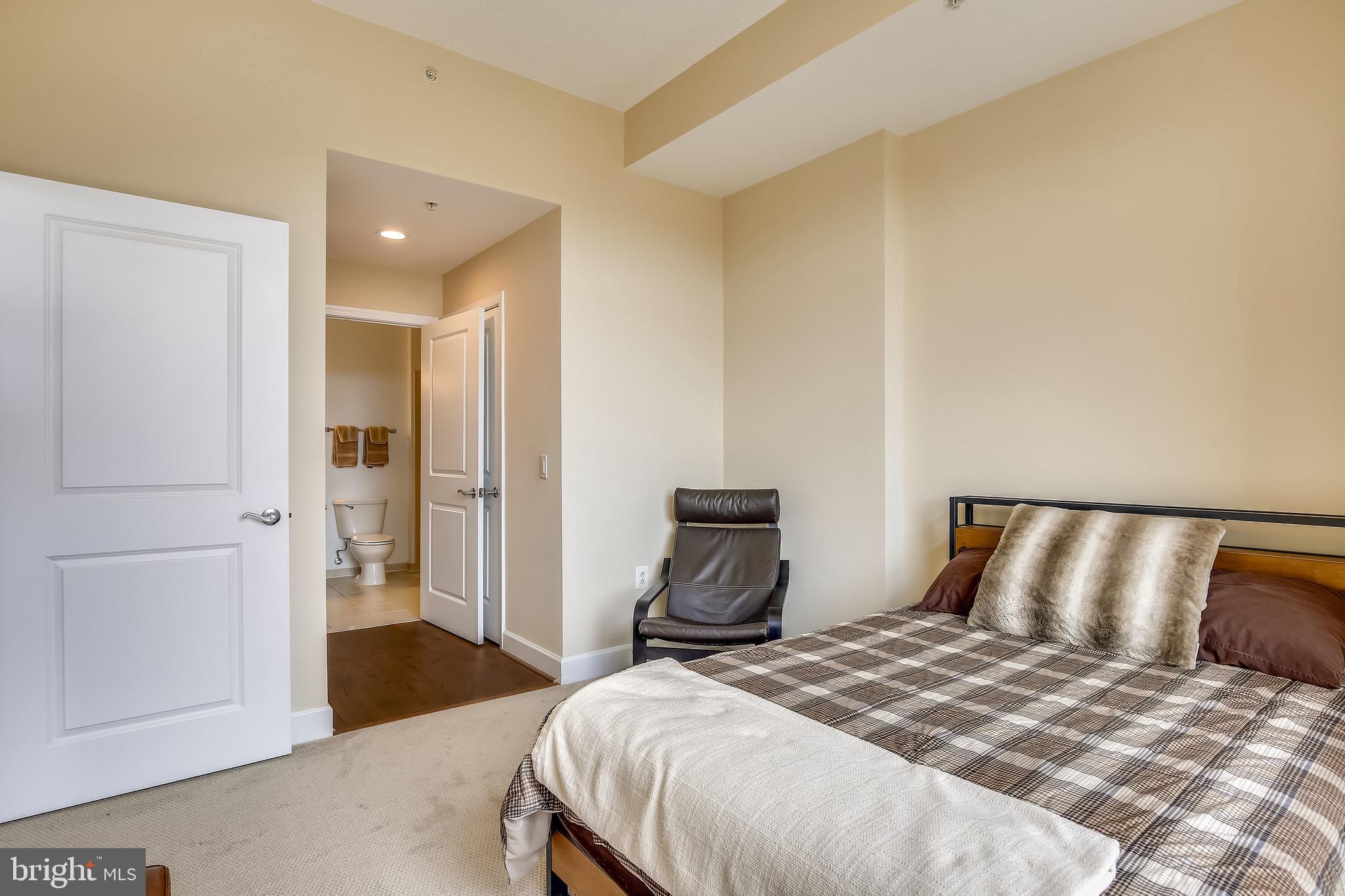 ECLIPSE ON CENTER PARK - Residential