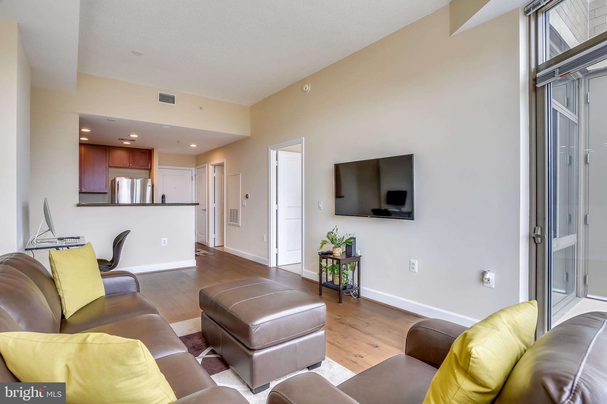 ECLIPSE ON CENTER PARK - Residential