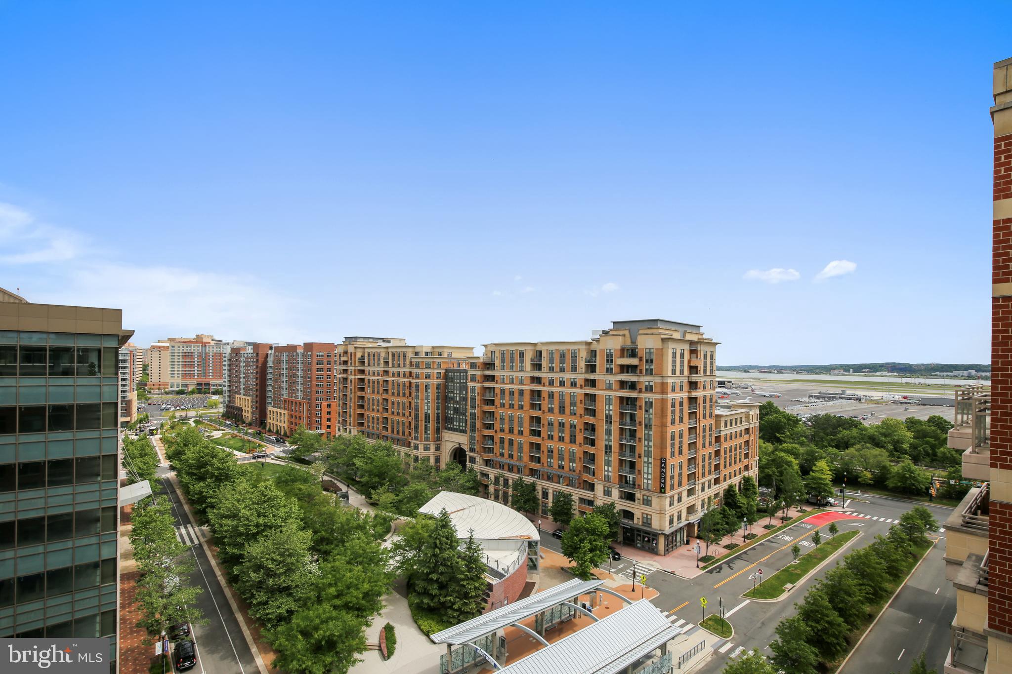 ECLIPSE ON CENTER PARK - Residential