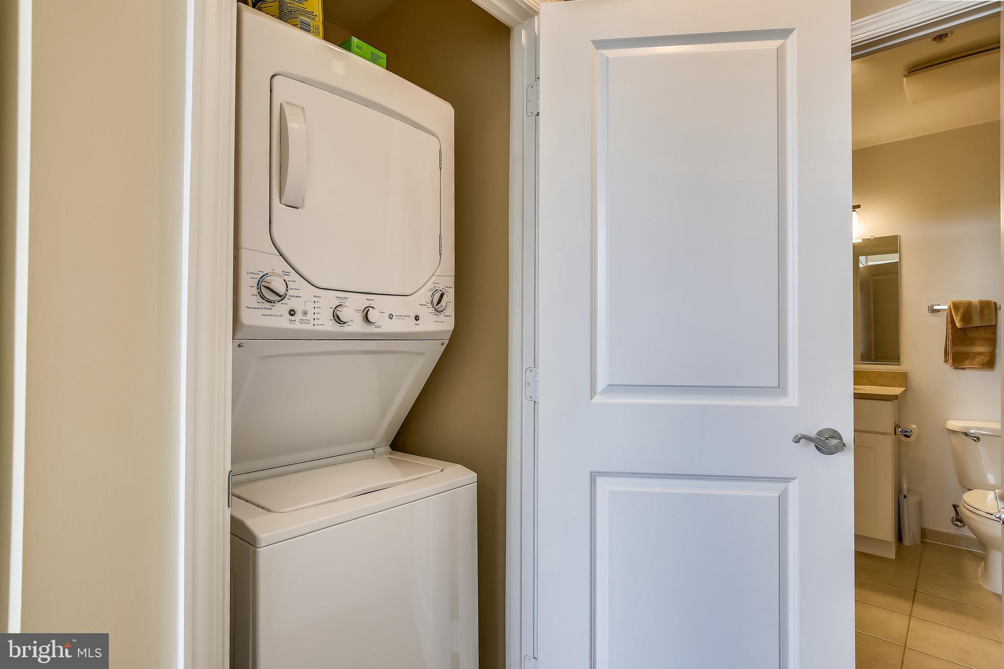 ECLIPSE ON CENTER PARK - Residential