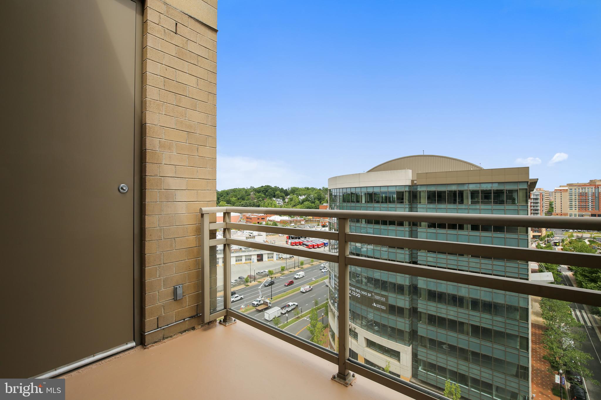 ECLIPSE ON CENTER PARK - Residential