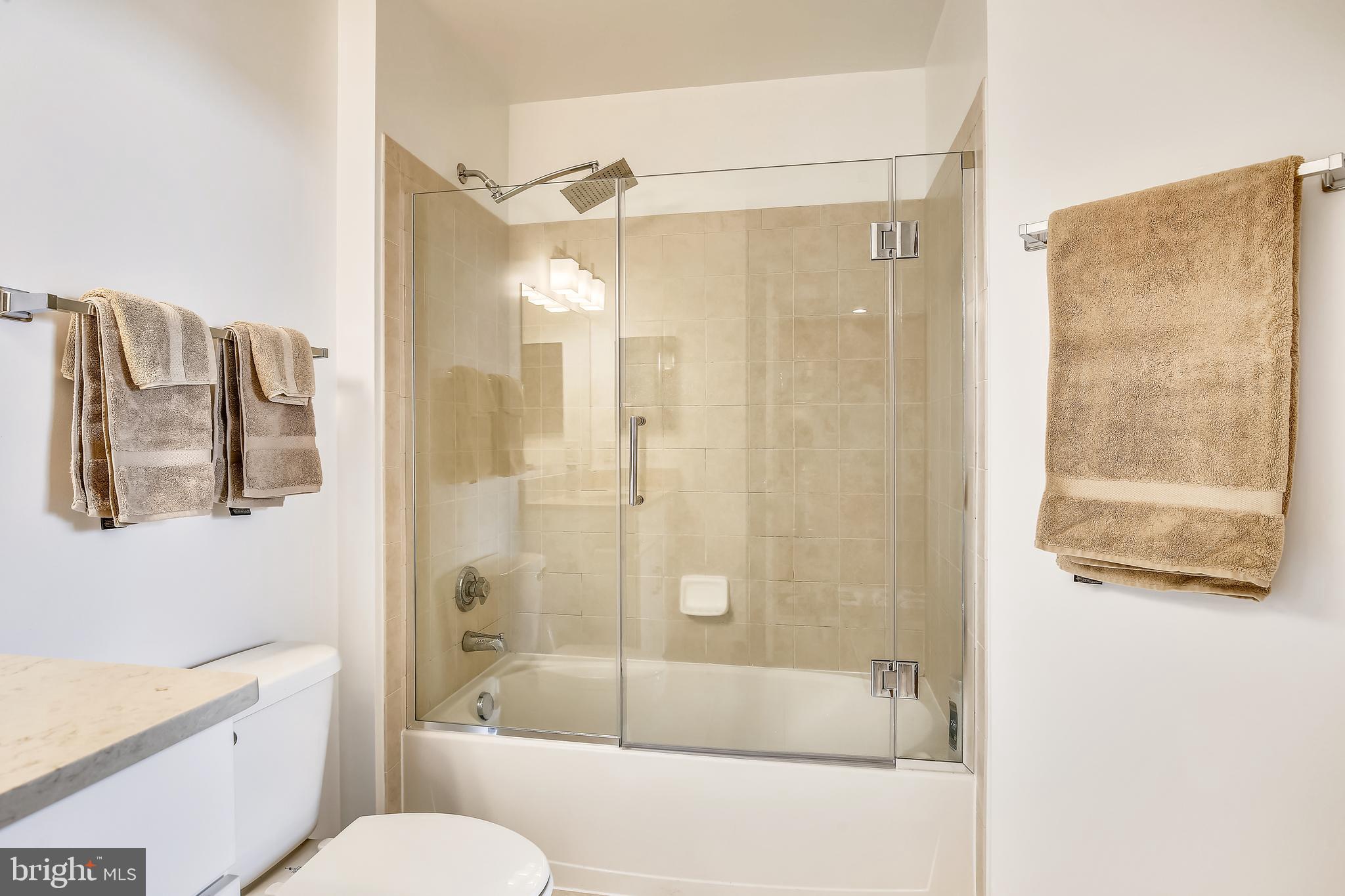 ECLIPSE ON CENTER PARK - Residential