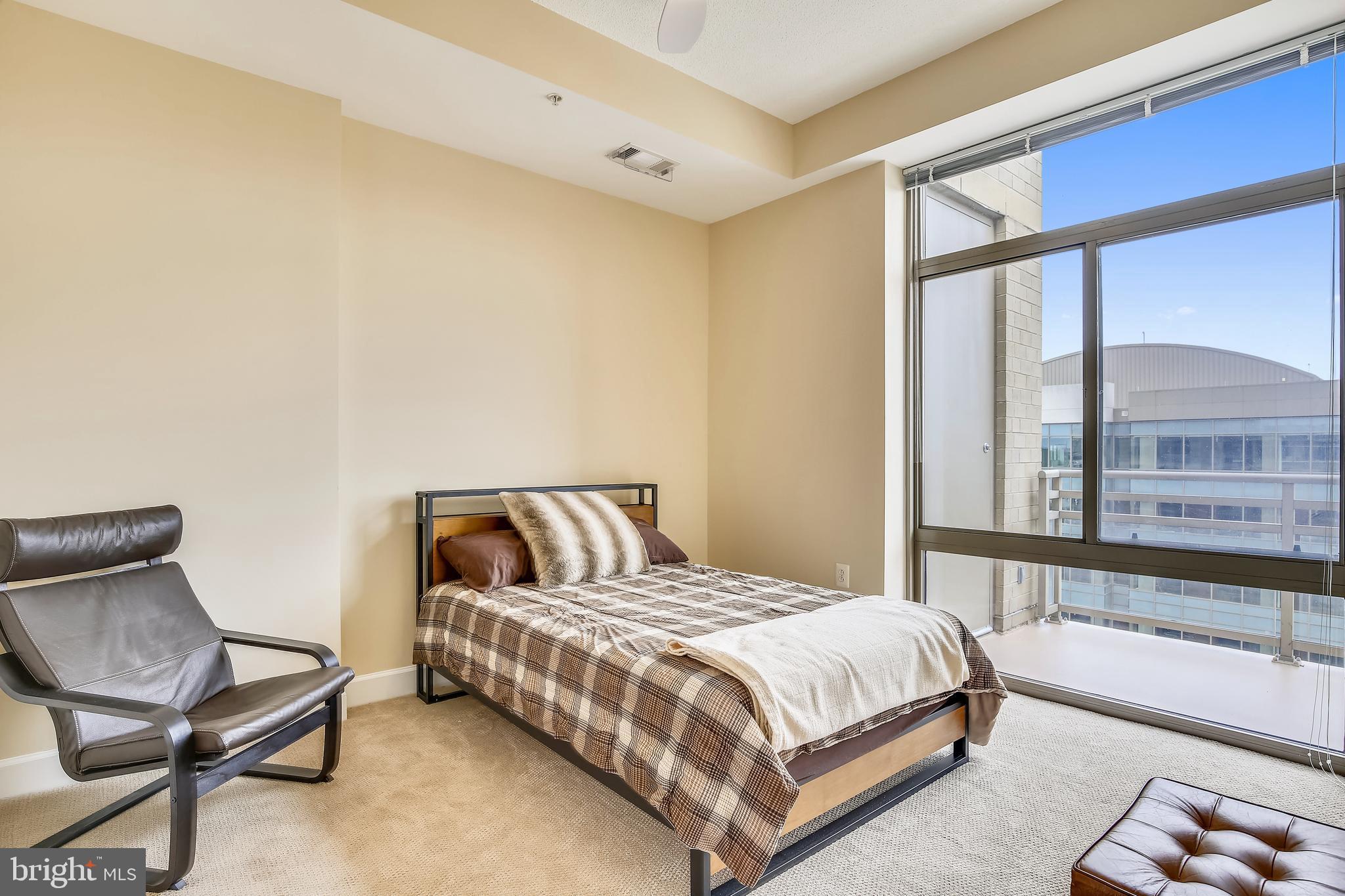 ECLIPSE ON CENTER PARK - Residential