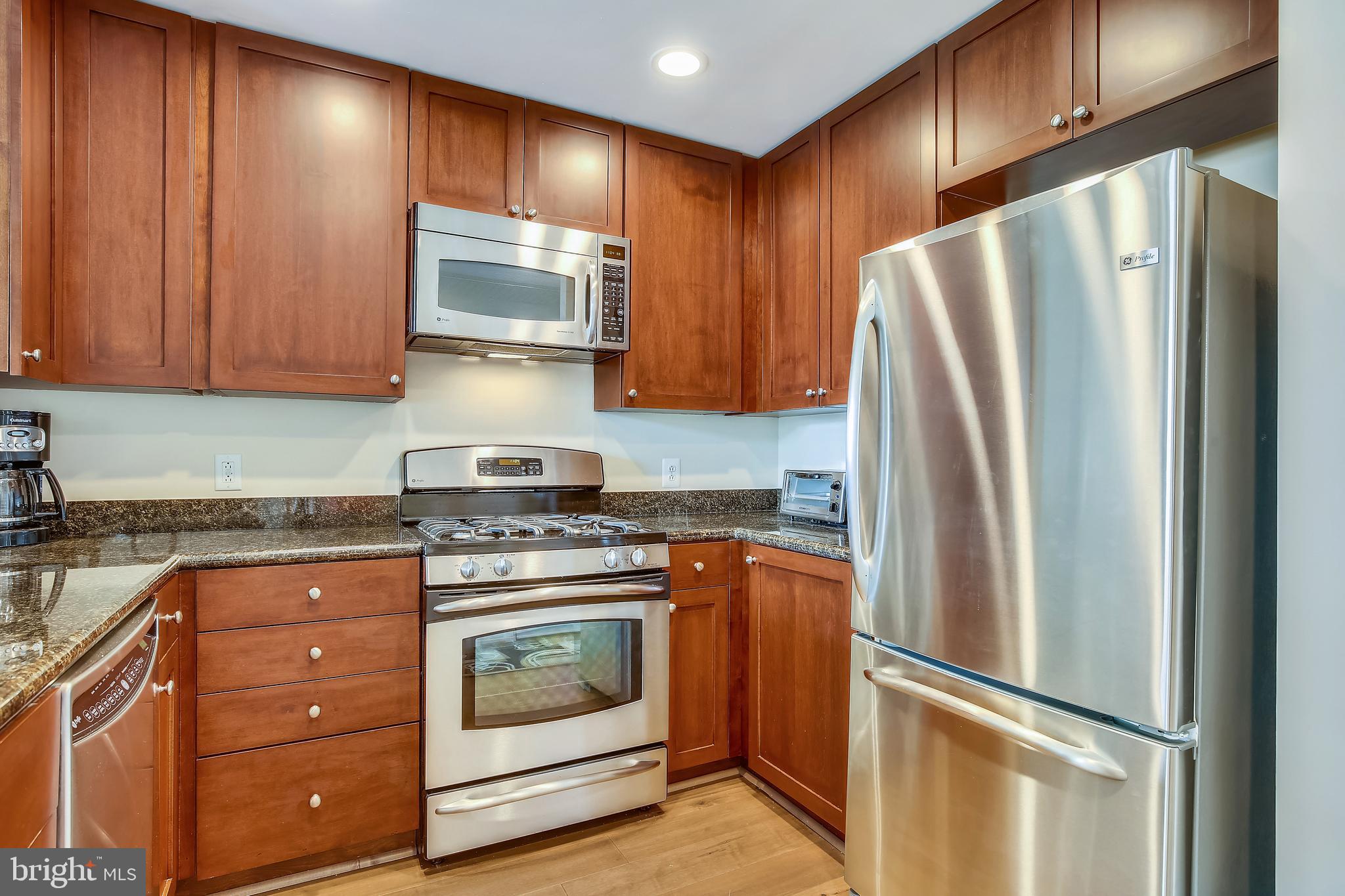 ECLIPSE ON CENTER PARK - Residential