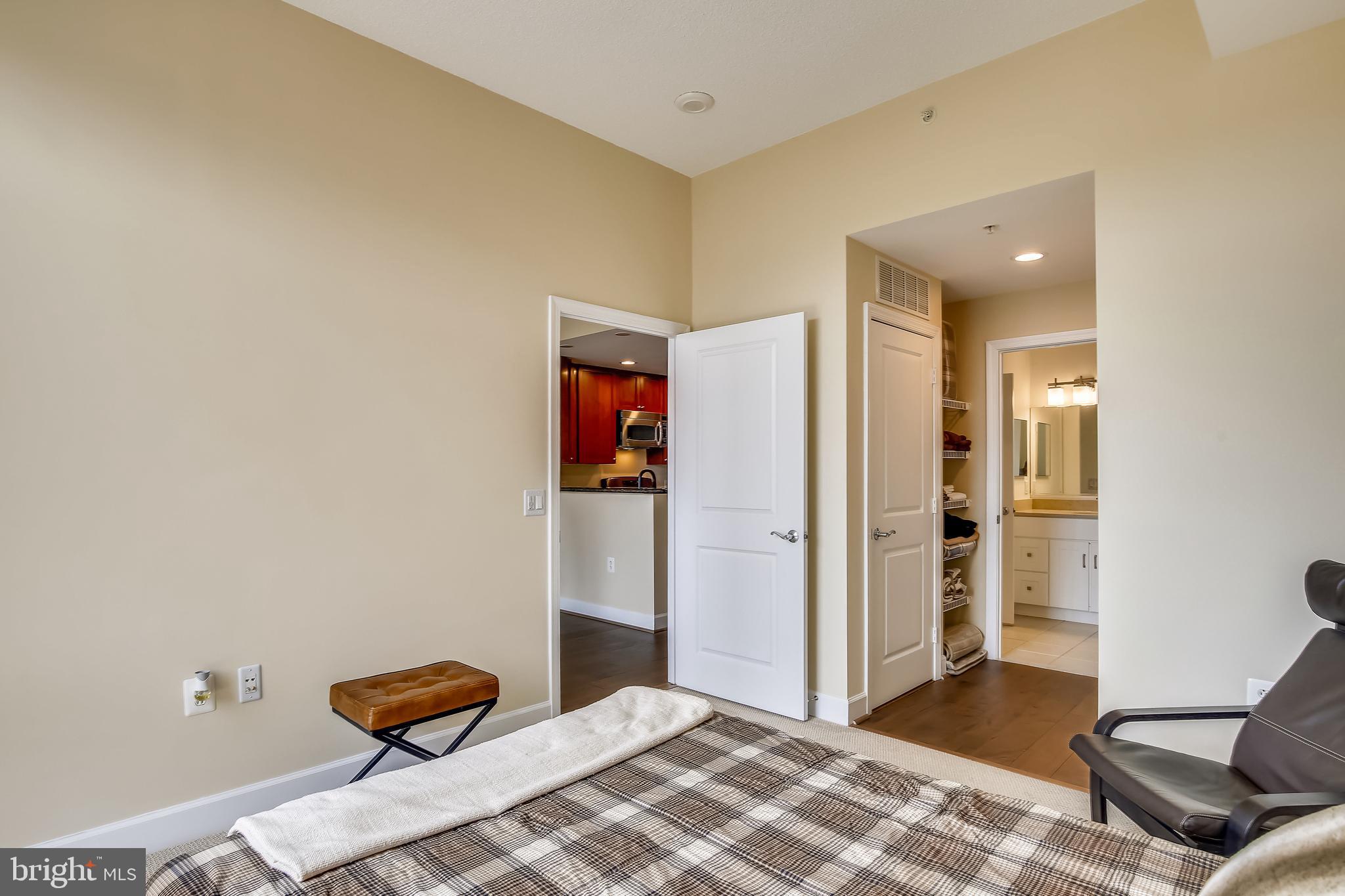 ECLIPSE ON CENTER PARK - Residential