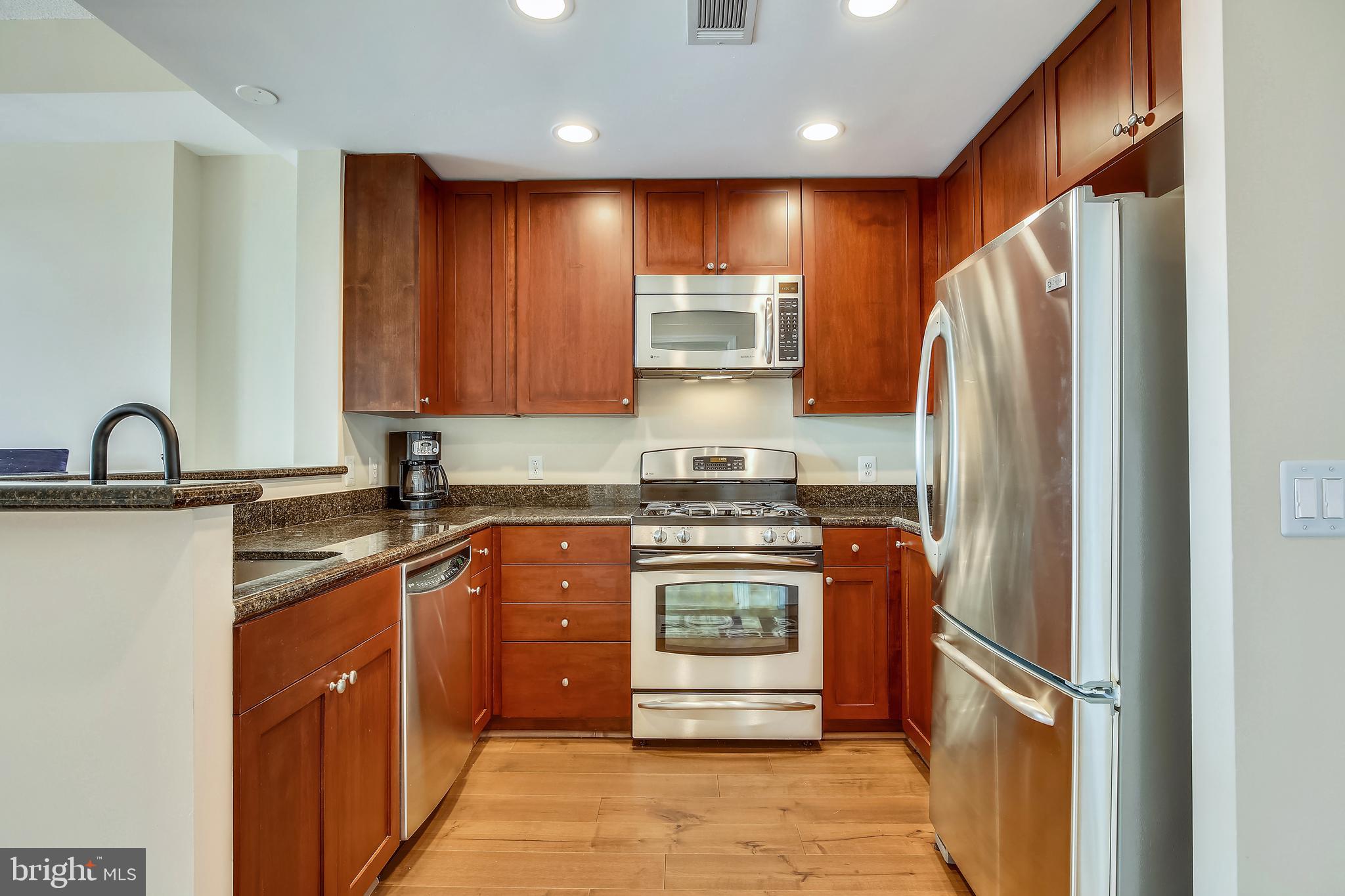 ECLIPSE ON CENTER PARK - Residential