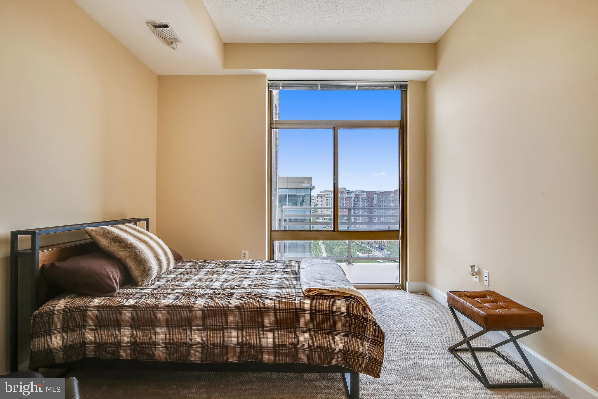 ECLIPSE ON CENTER PARK - Residential