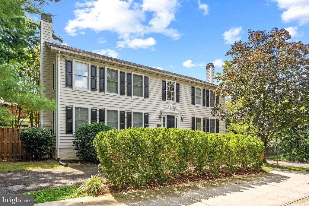 Photo of 5103 Belt Road NW, WASHINGTON, DC 20016 (MLS # DCDC2222710)