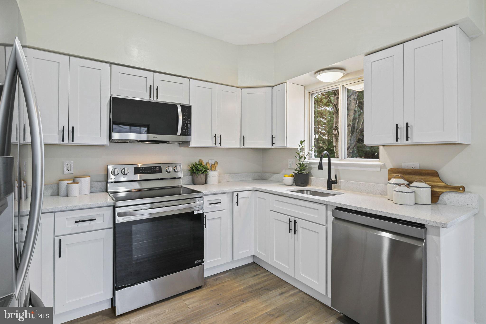 5497 VANTAGE POINT ROAD 30