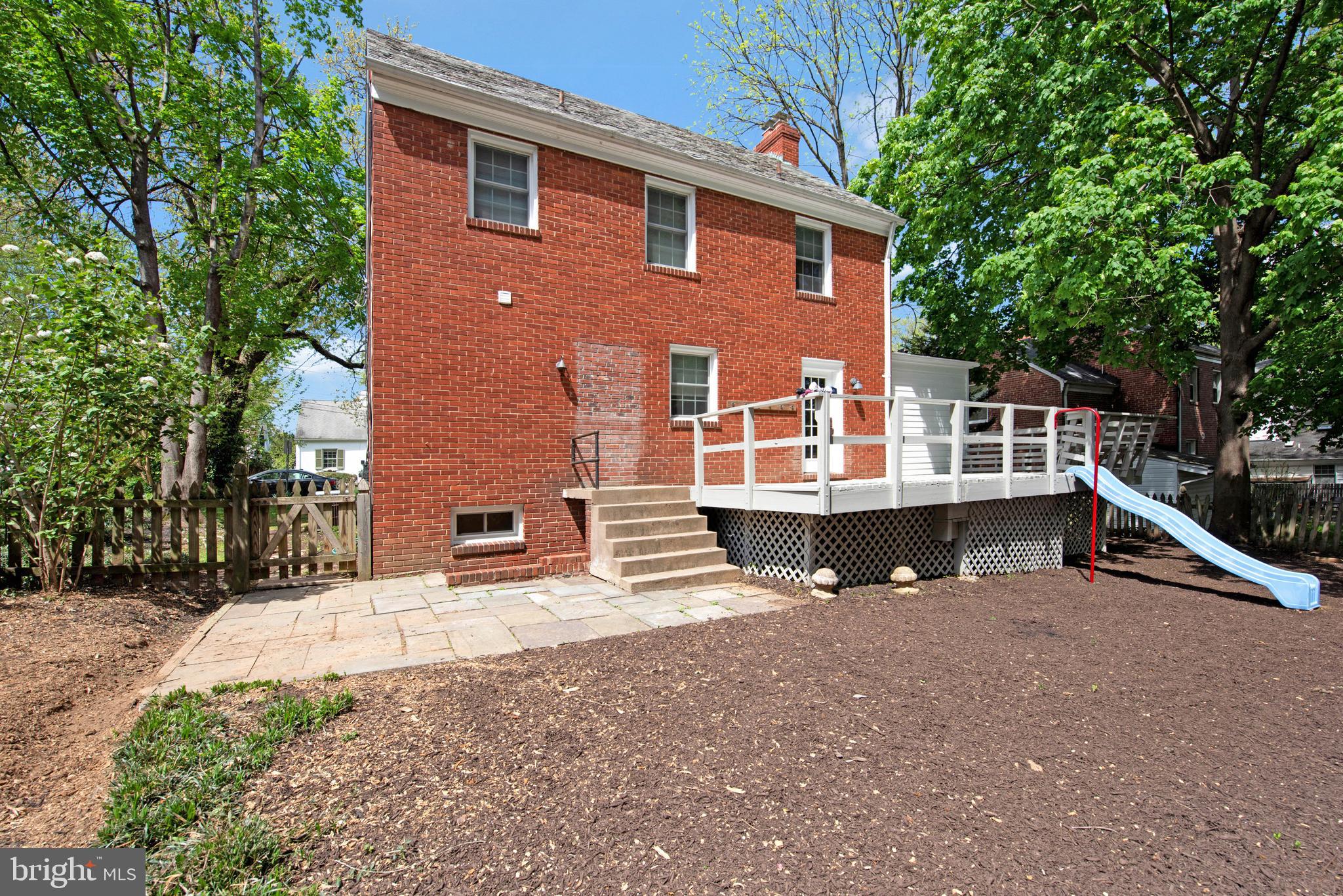 GLENBROOK KNOLLS - Residential