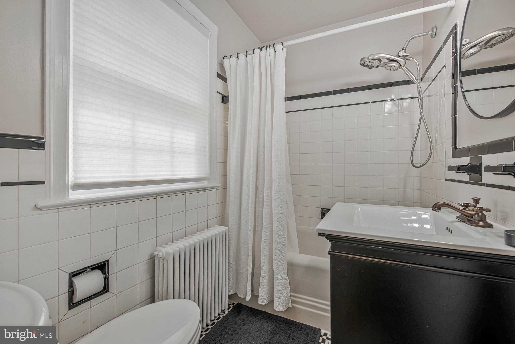 GLENBROOK KNOLLS - Residential