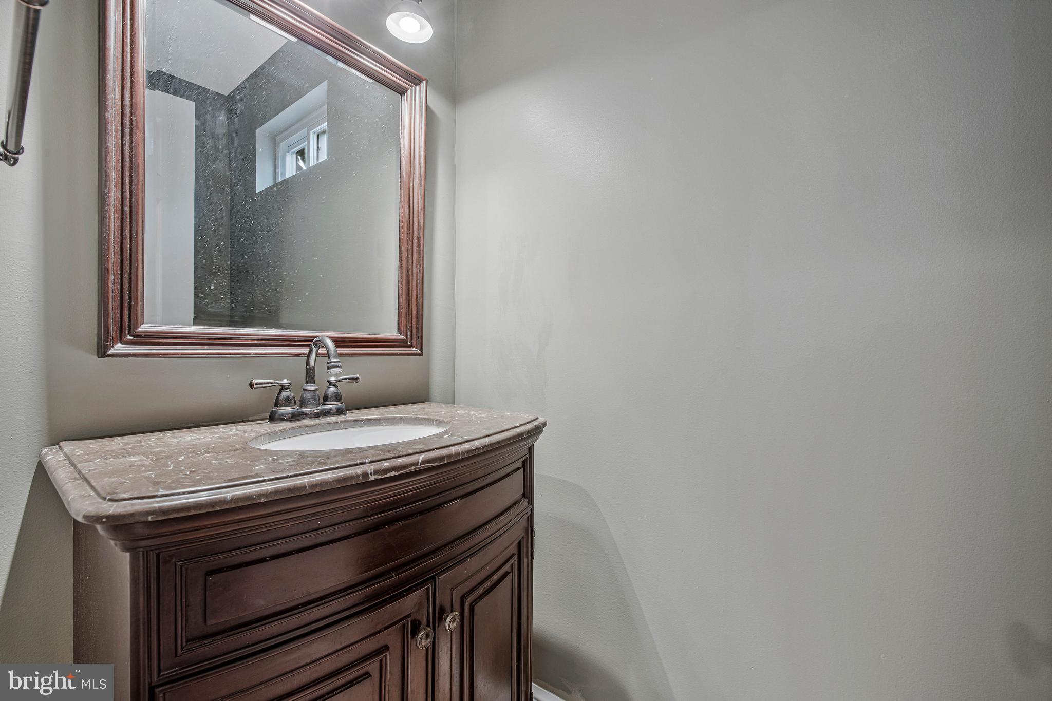 GLENBROOK KNOLLS - Residential