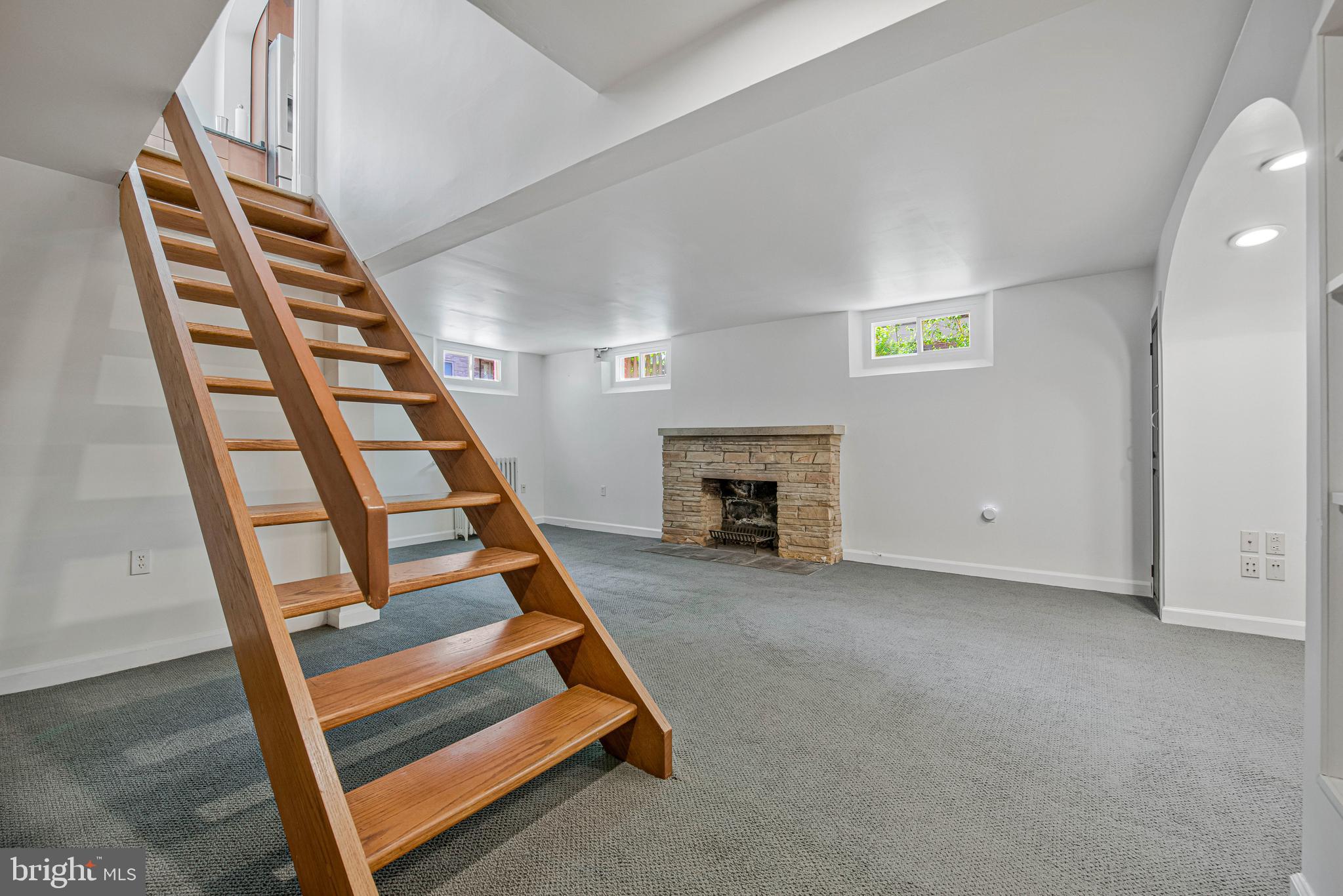 GLENBROOK KNOLLS - Residential