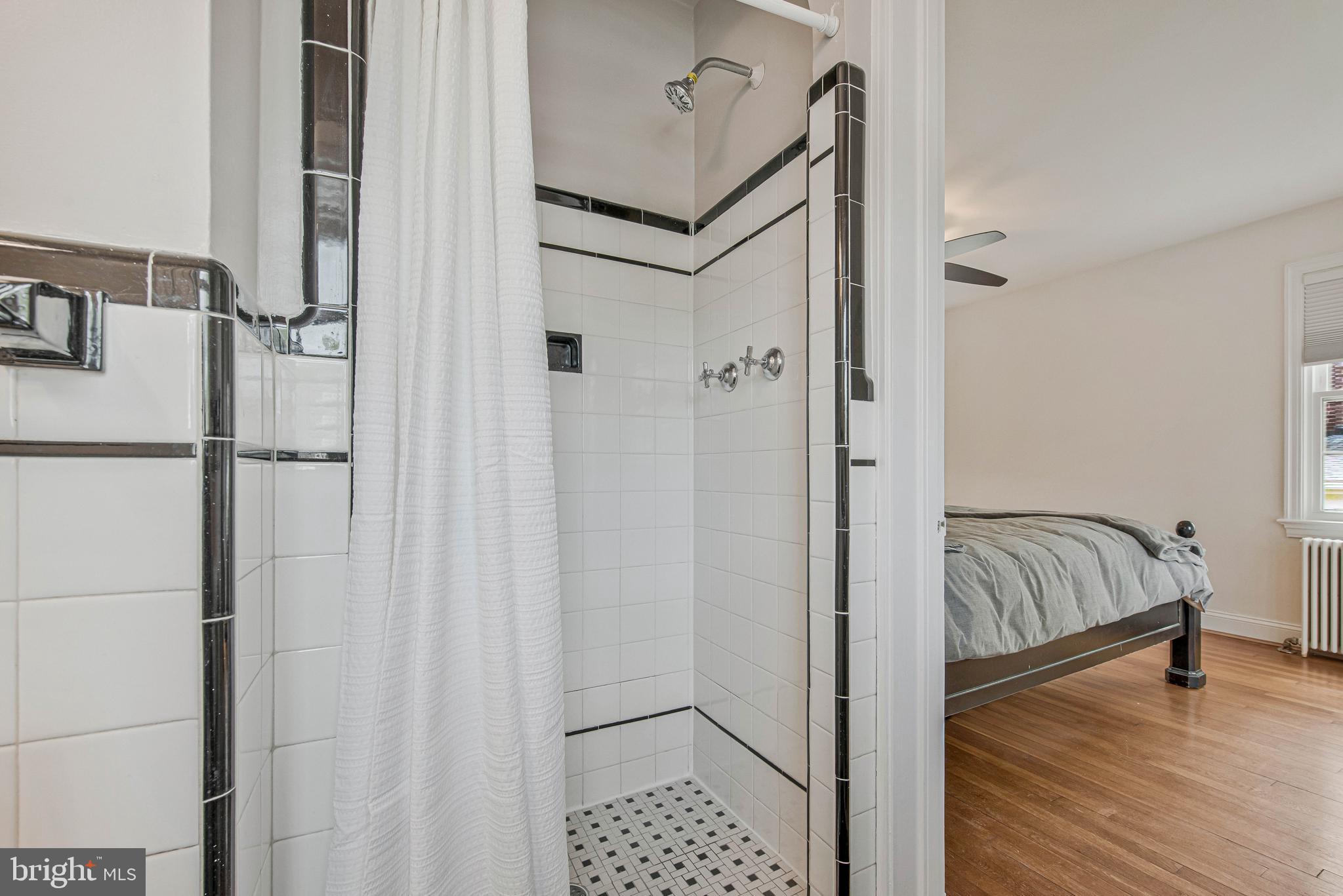 GLENBROOK KNOLLS - Residential