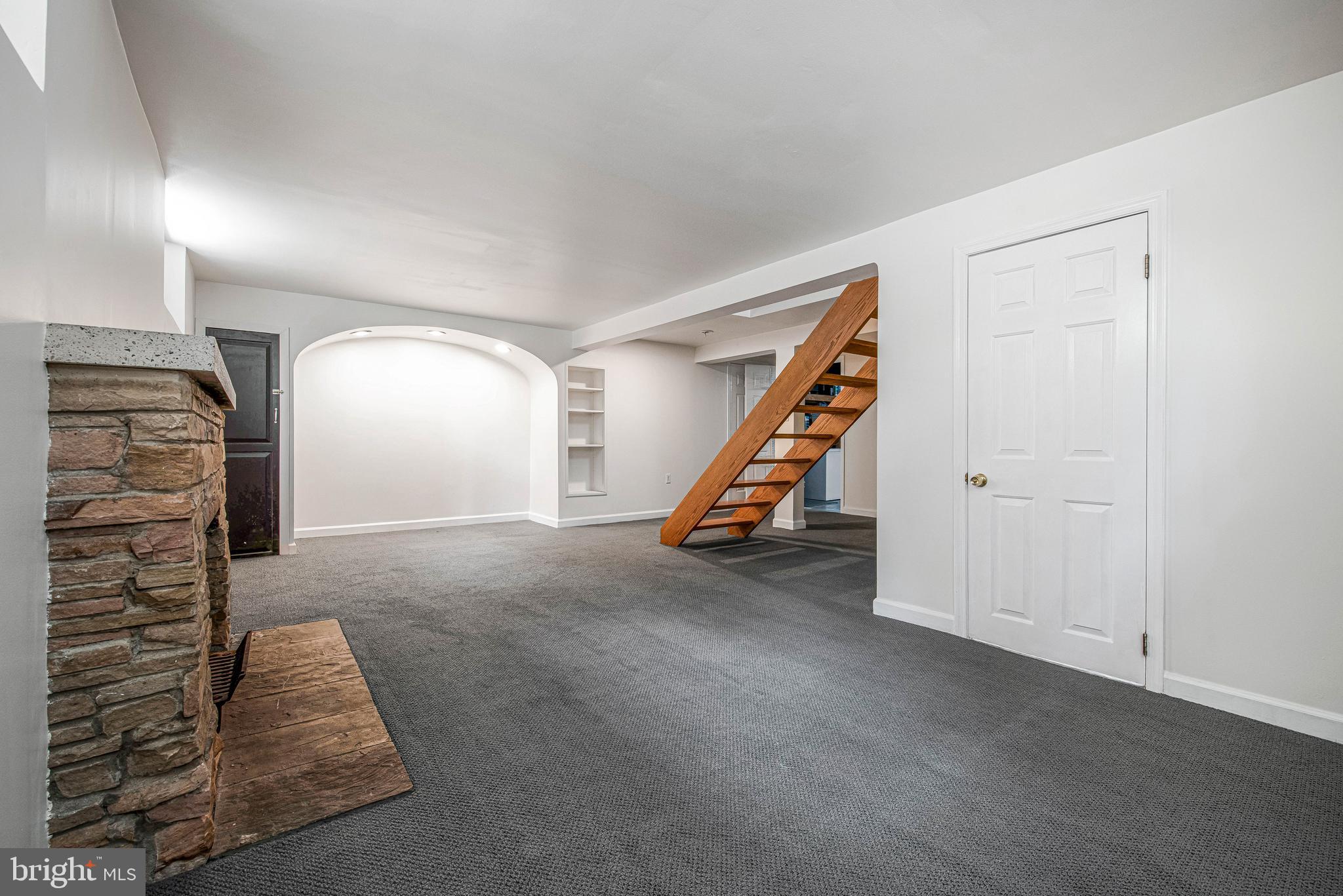 GLENBROOK KNOLLS - Residential