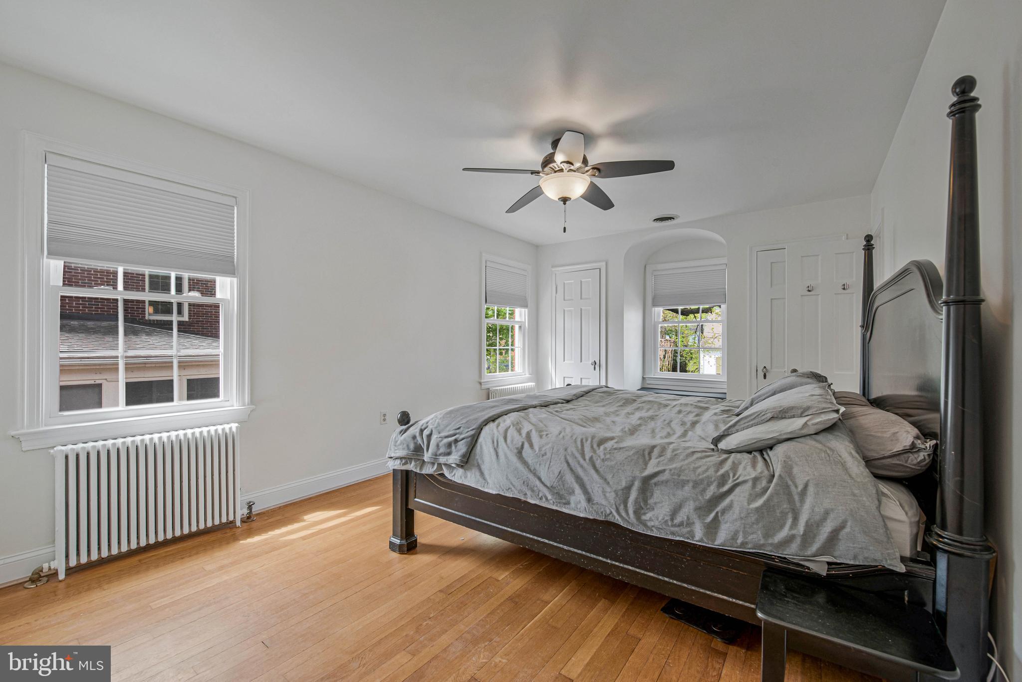 GLENBROOK KNOLLS - Residential