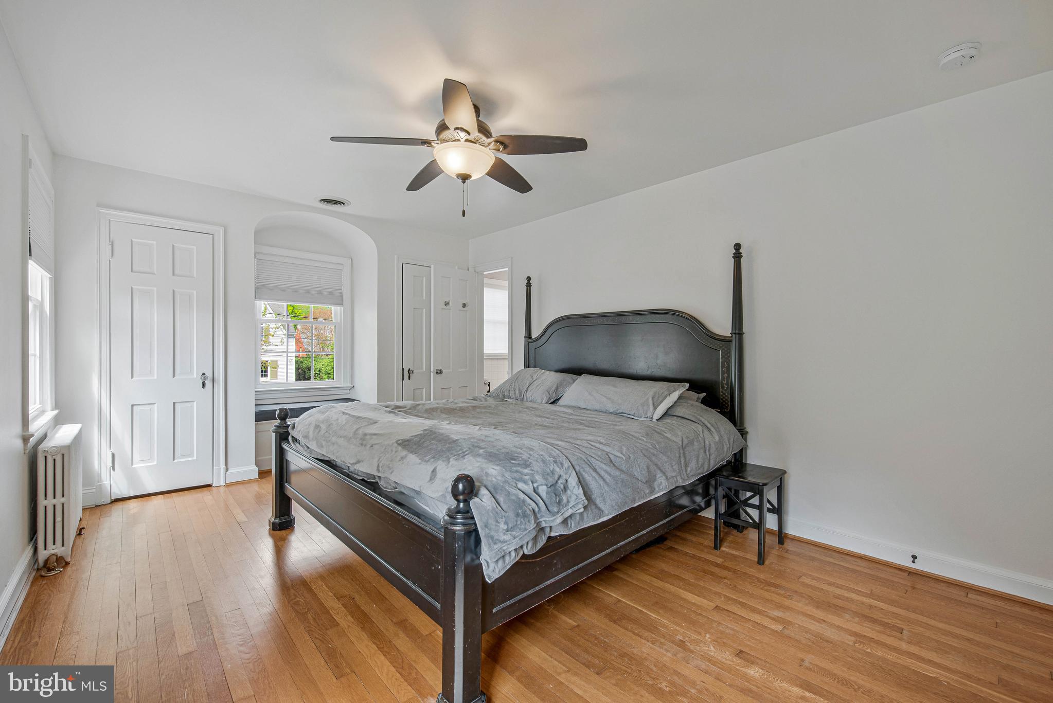 GLENBROOK KNOLLS - Residential