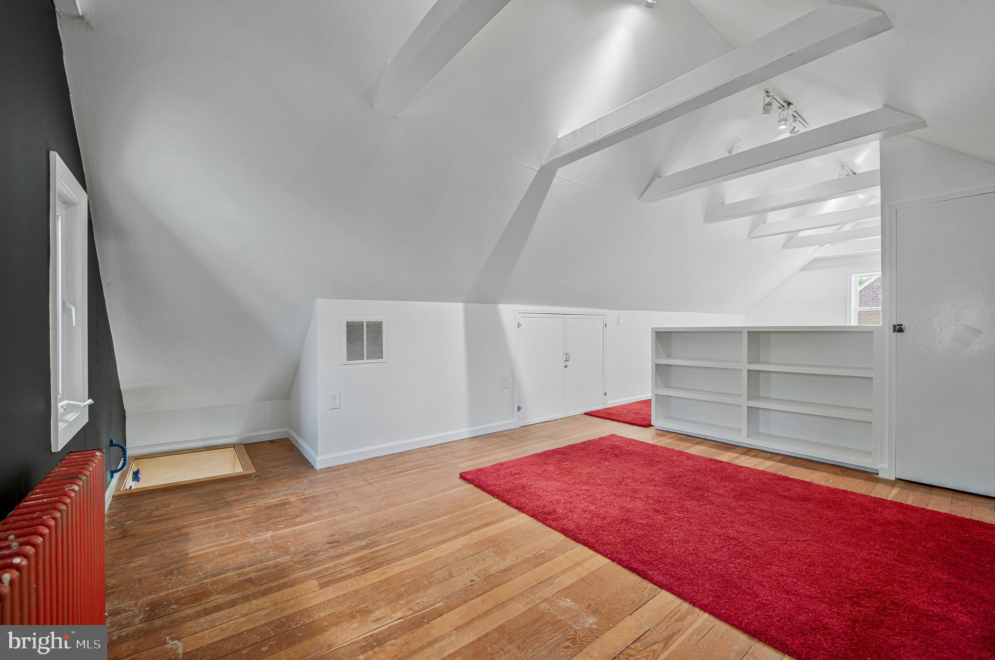 GLENBROOK KNOLLS - Residential