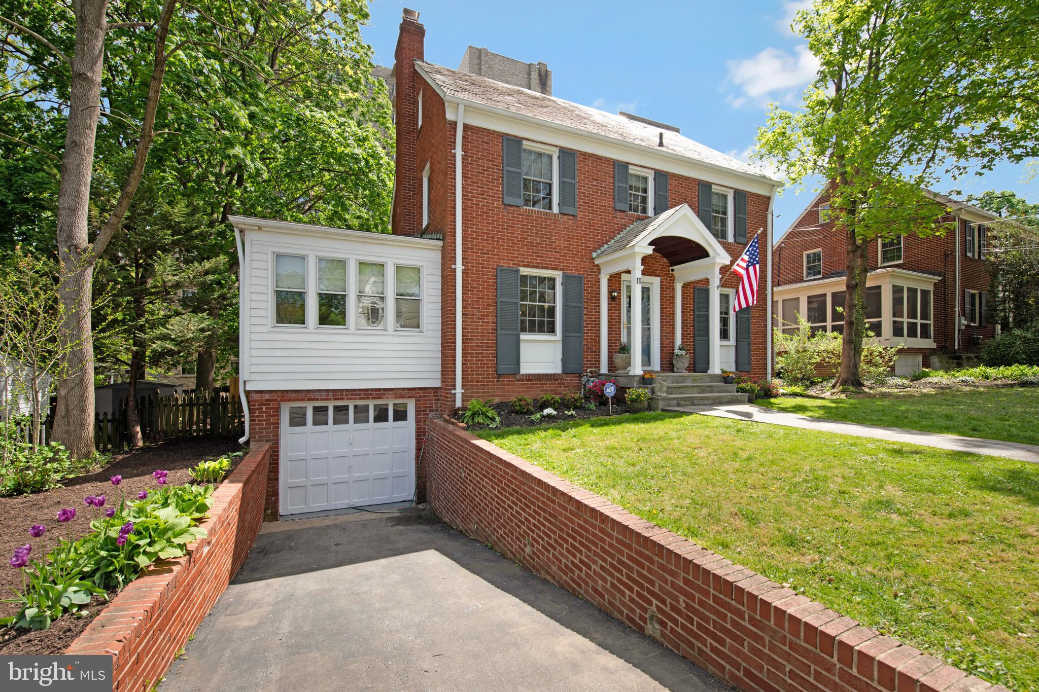 GLENBROOK KNOLLS - Residential