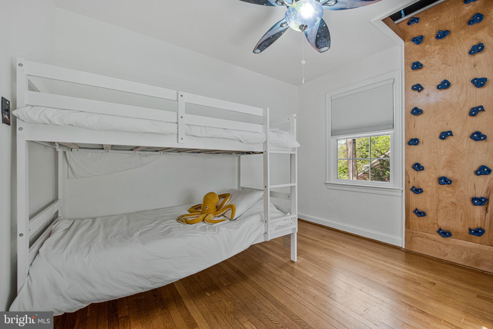 GLENBROOK KNOLLS - Residential