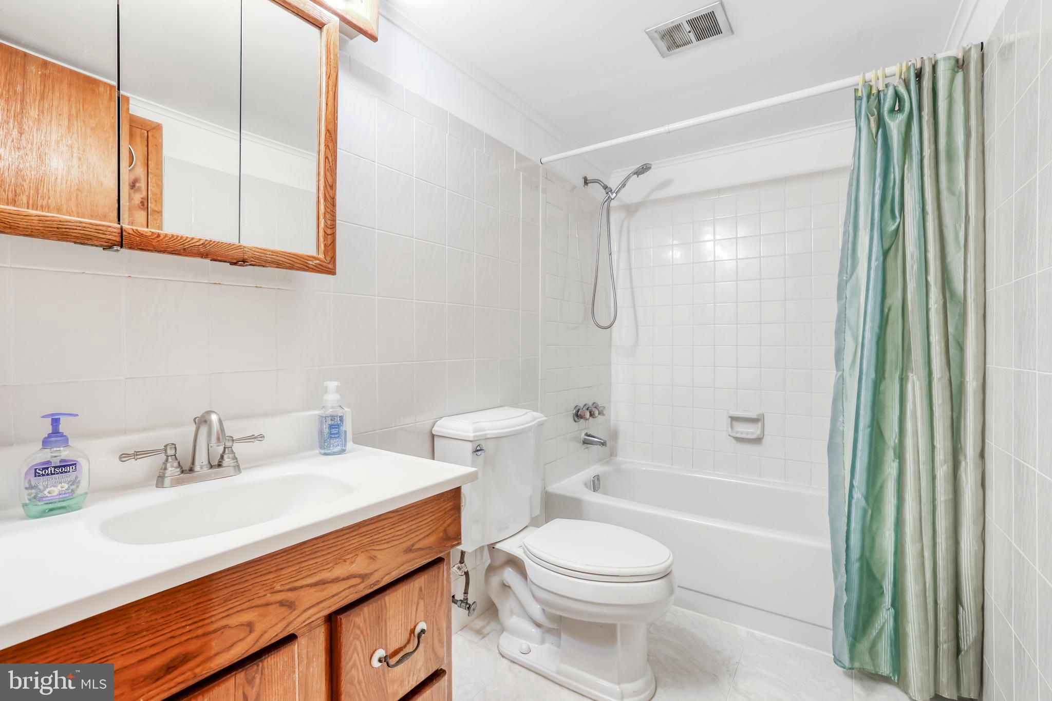 FOX MILL ESTATES - Residential