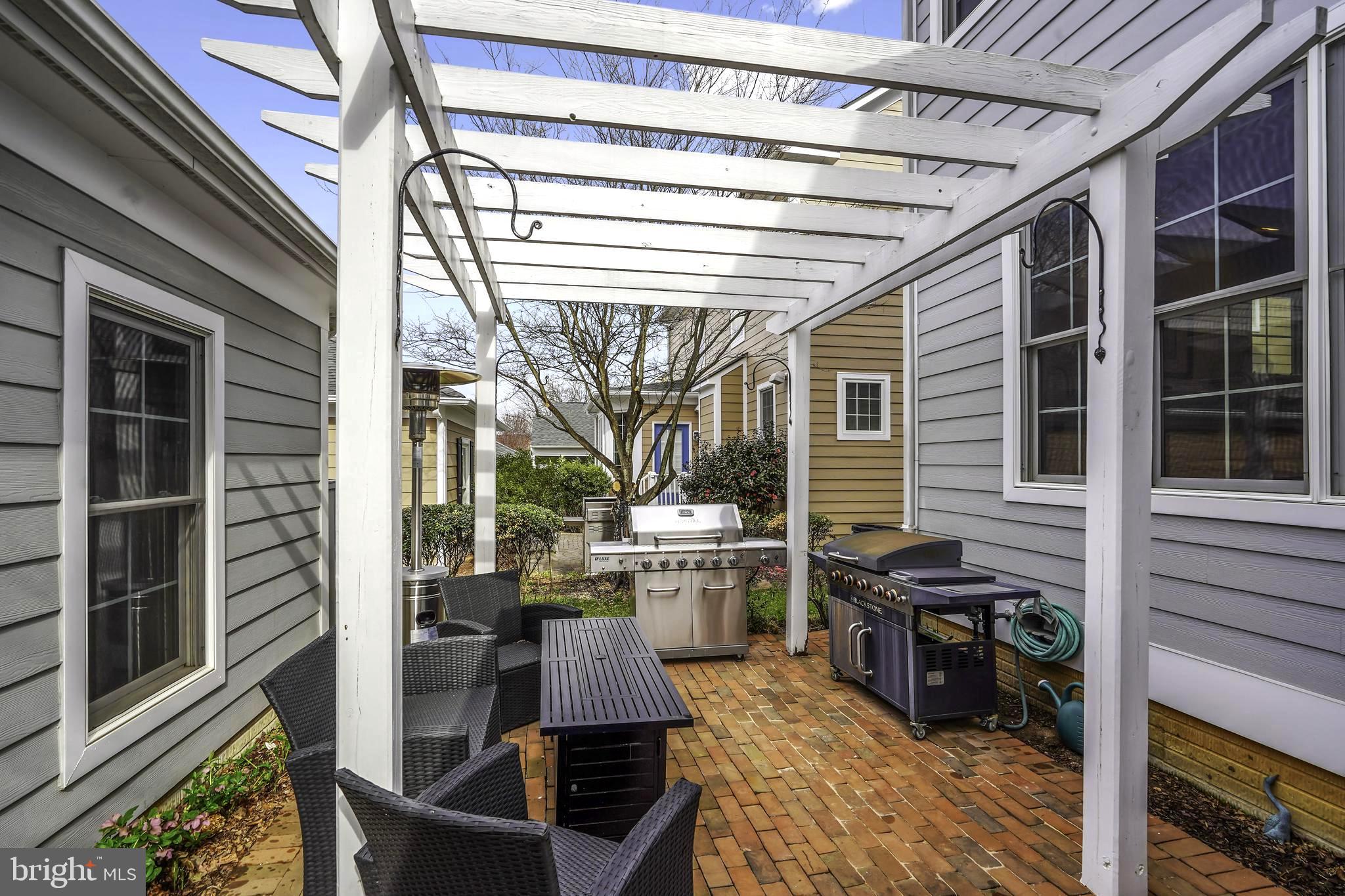 COURTS OF ST FRANCIS - Residential