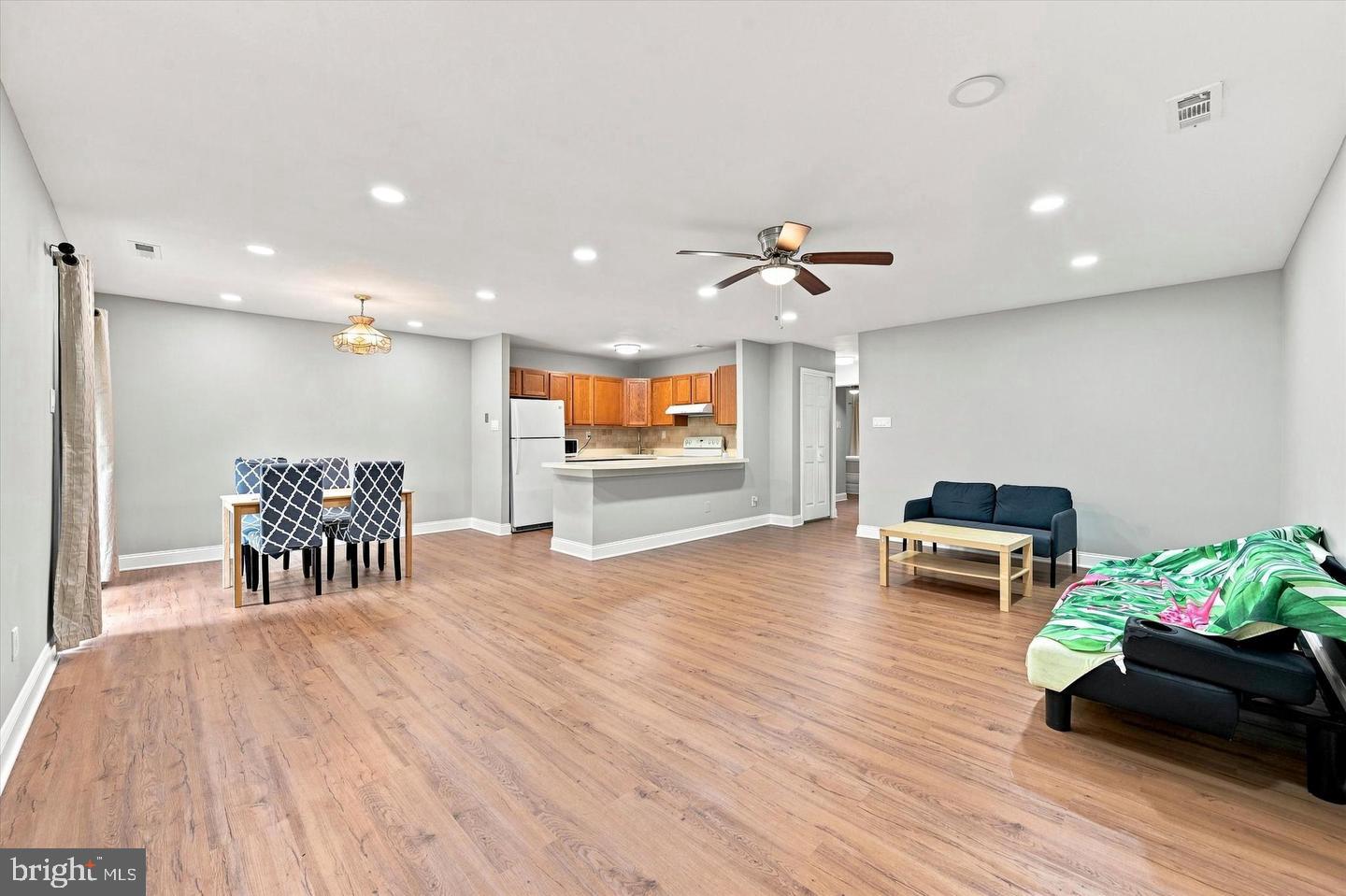 4860 W BRIGANTINE COURT