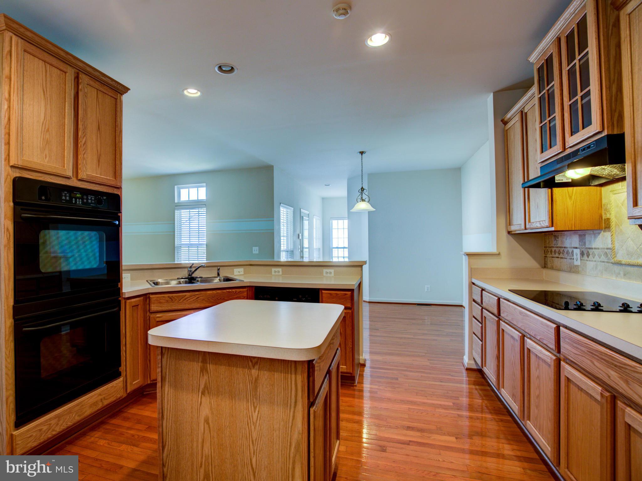 LAKELAND PLACE - Residential