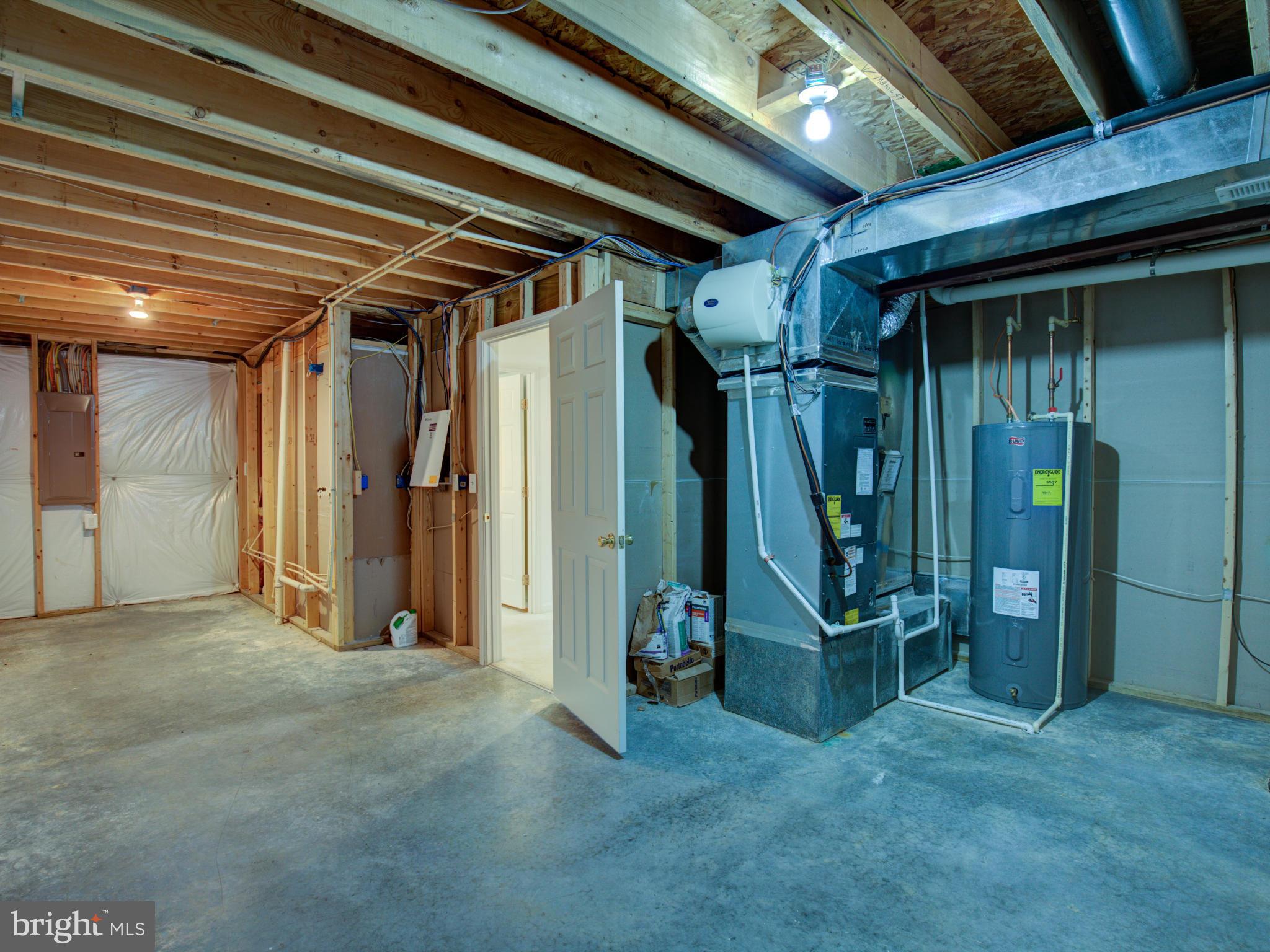 LAKELAND PLACE - Residential