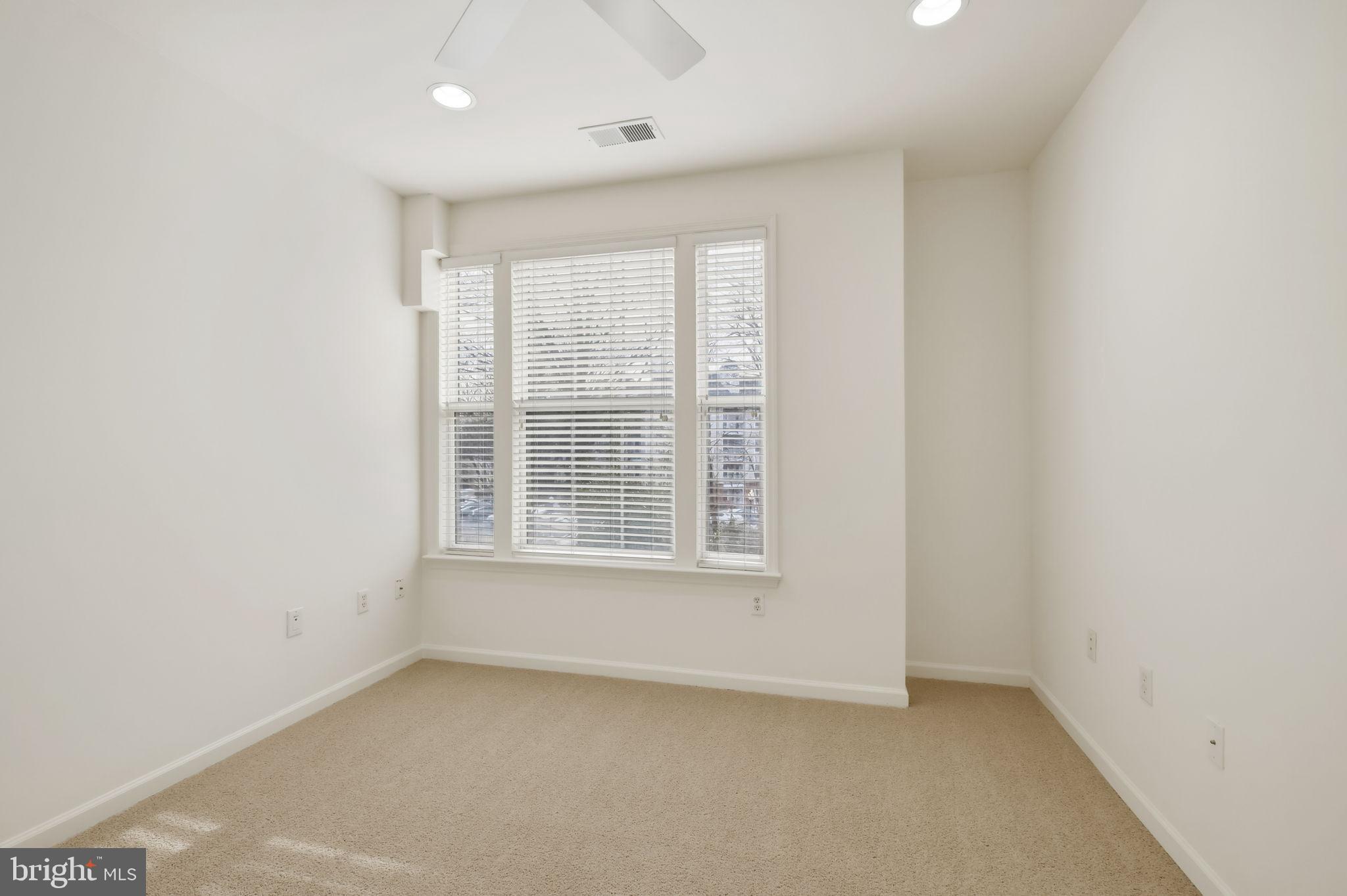 THE COLONNADE AT KENTLANDS - Residential