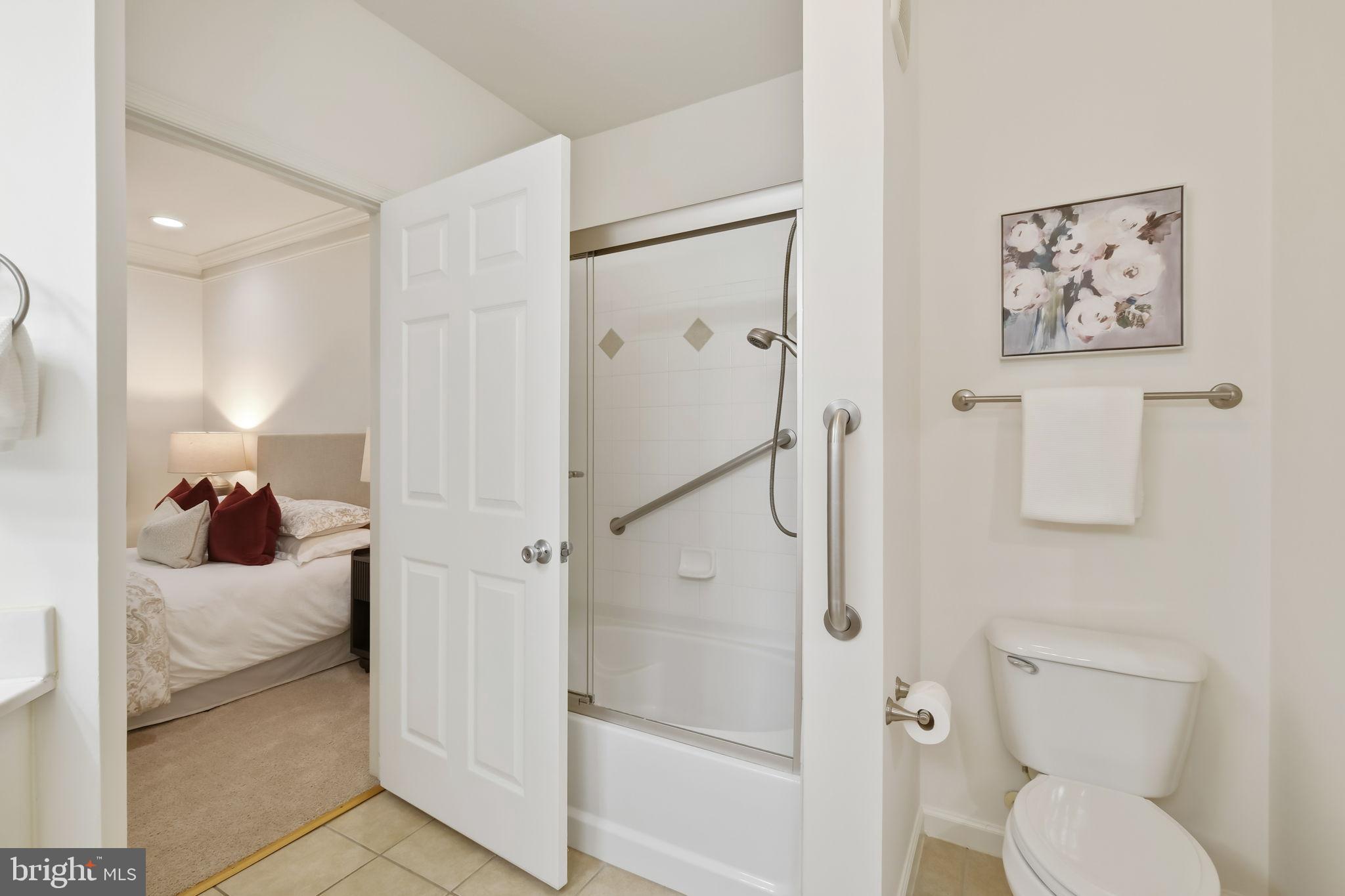 THE COLONNADE AT KENTLANDS - Residential