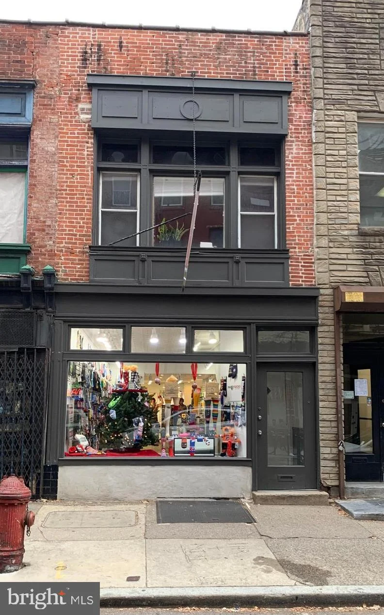 11 N 3rd Street, Philadelphia, PA 19106