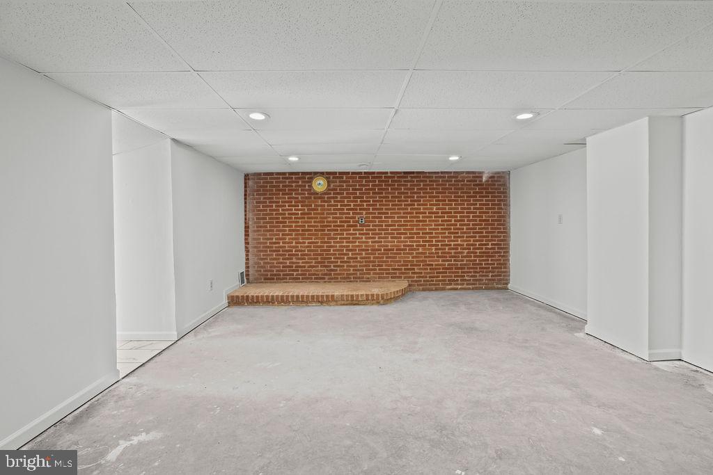 KALTEN ACRES - Residential