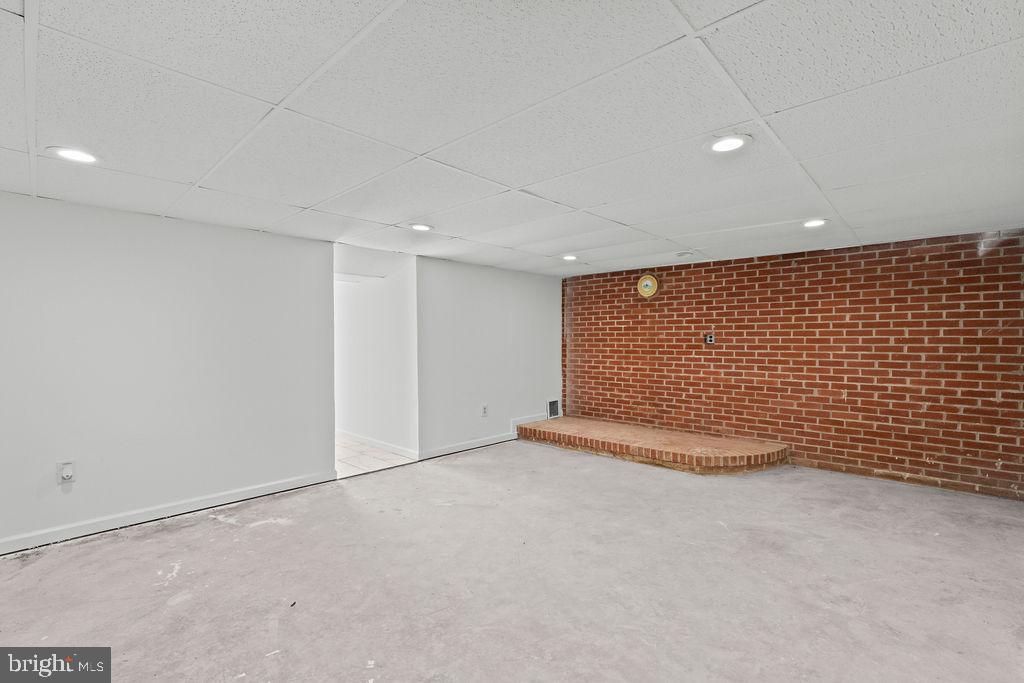 KALTEN ACRES - Residential