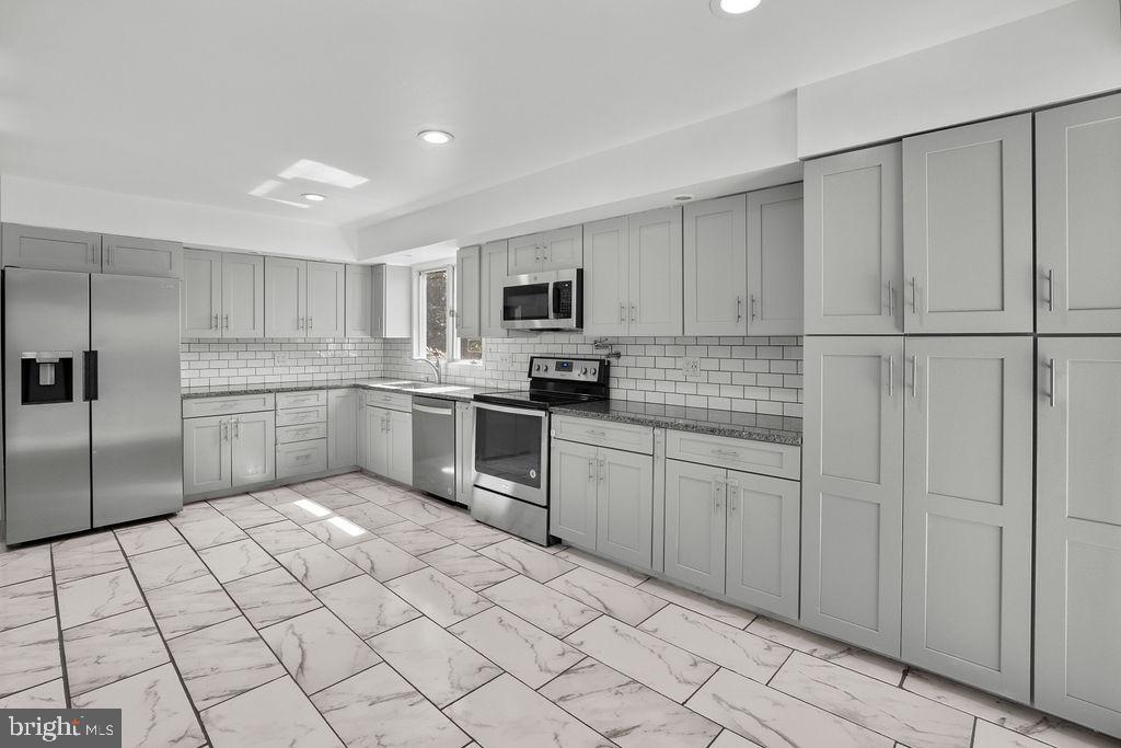 KALTEN ACRES - Residential