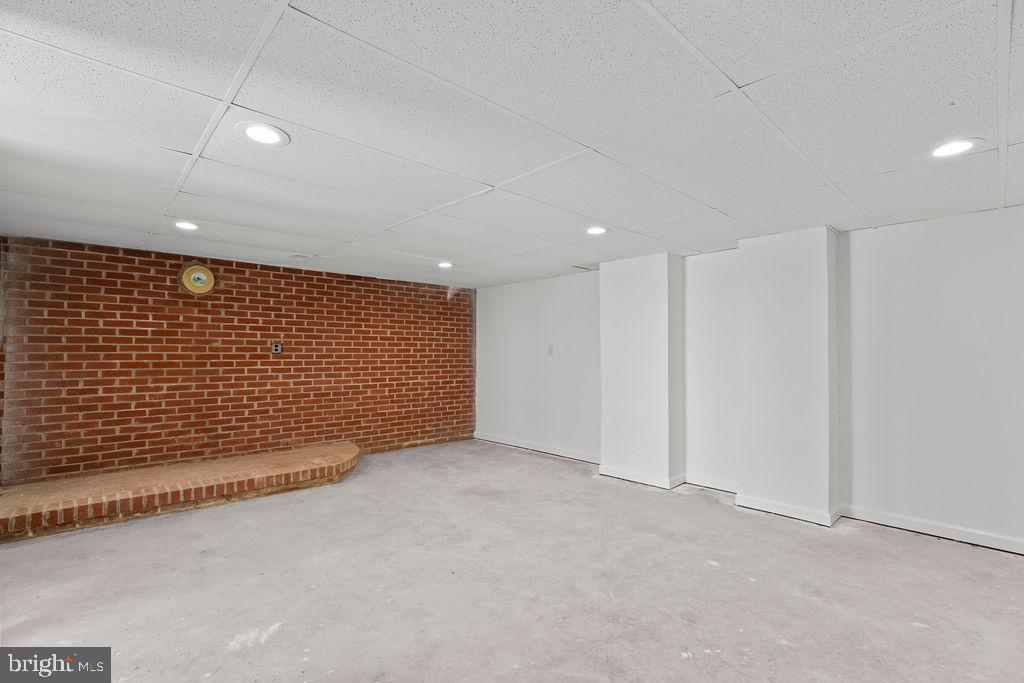 KALTEN ACRES - Residential