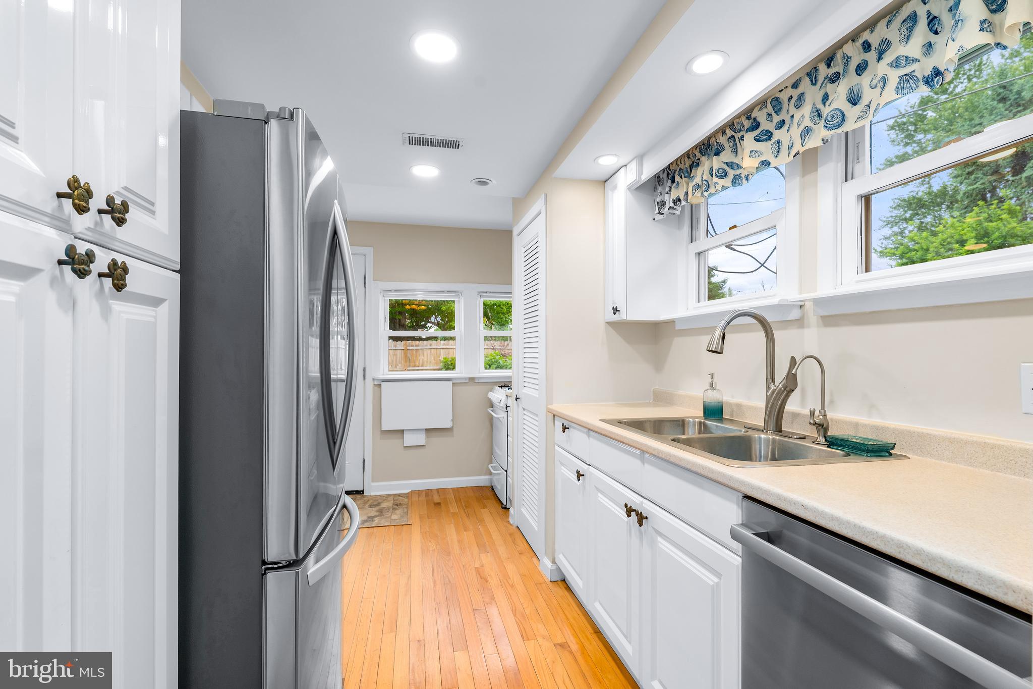 CRYSTAL BEACH MANOR - Residential