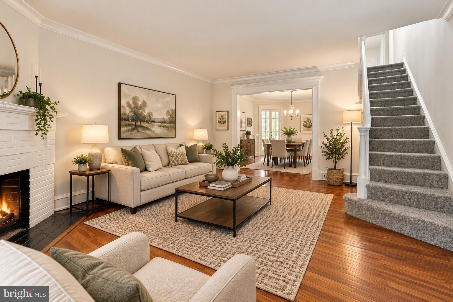 5329 N CARLISLE