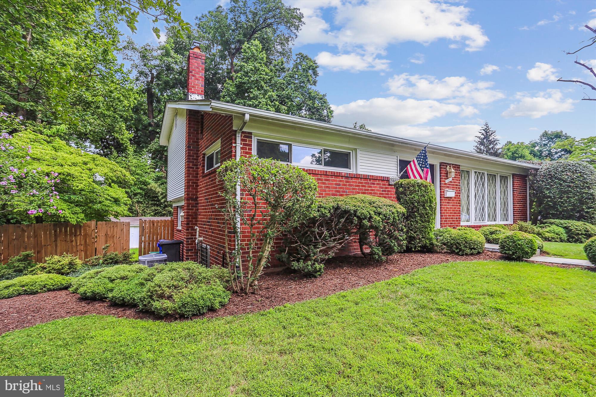 3909 WOODLAWN ROAD
