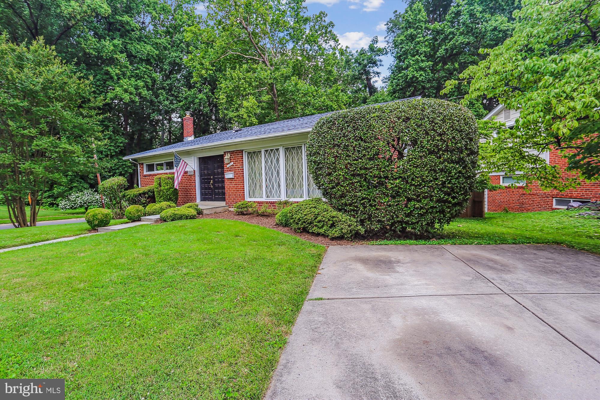 3909 WOODLAWN ROAD